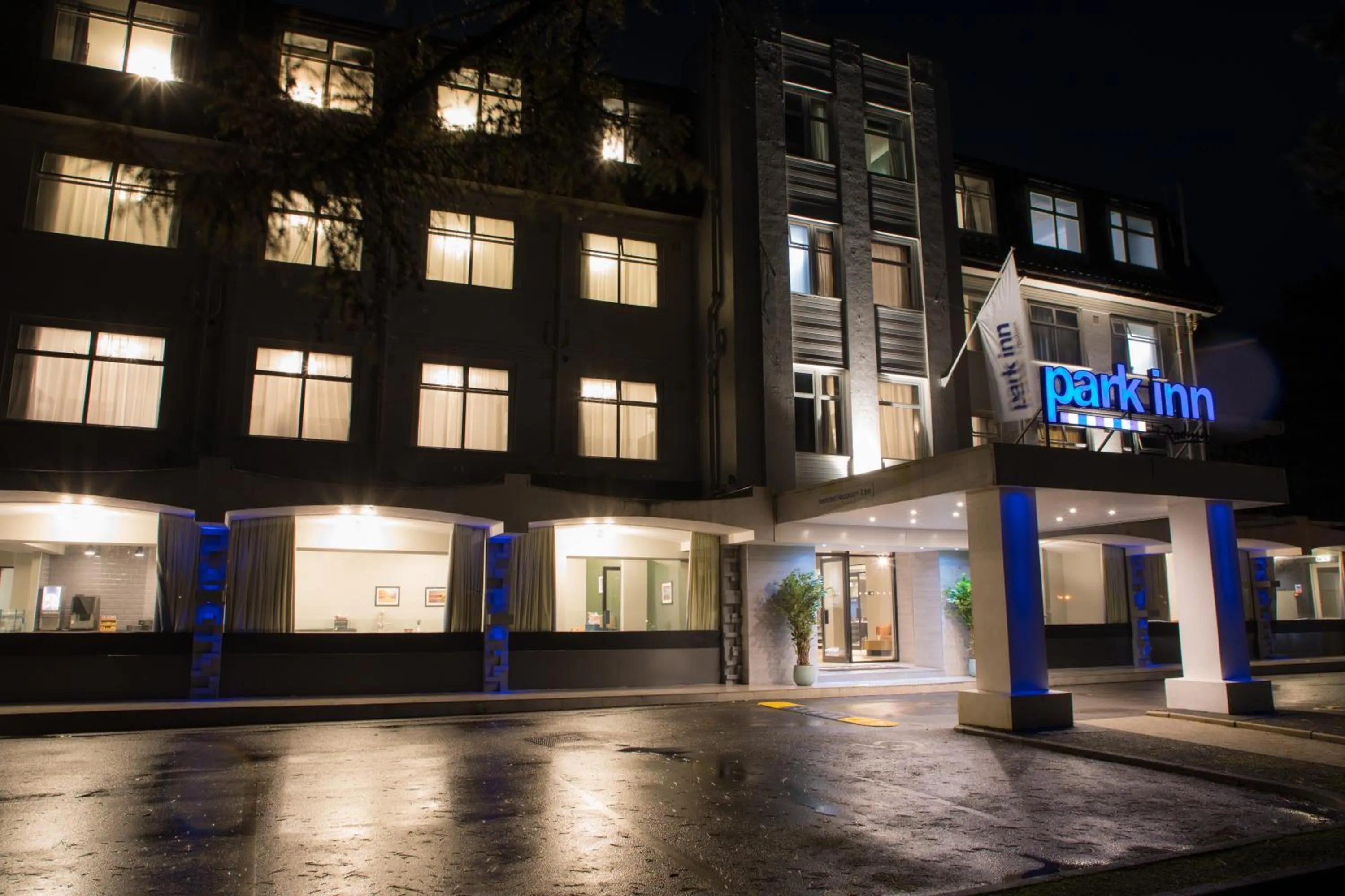 Property building in Park Inn by Radisson Bournemouth