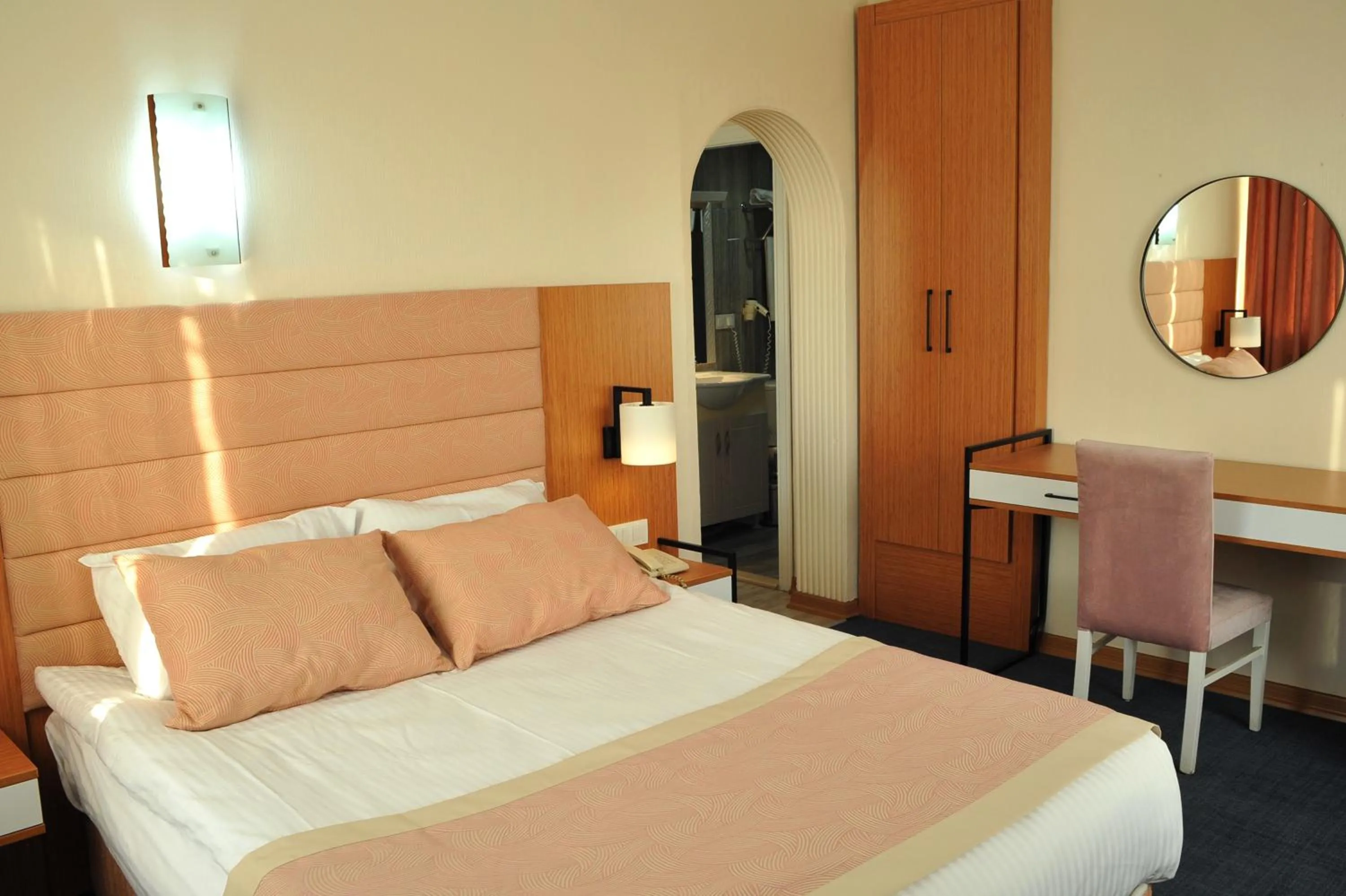 Bedroom, Bed in Lion City Hotel Ankara