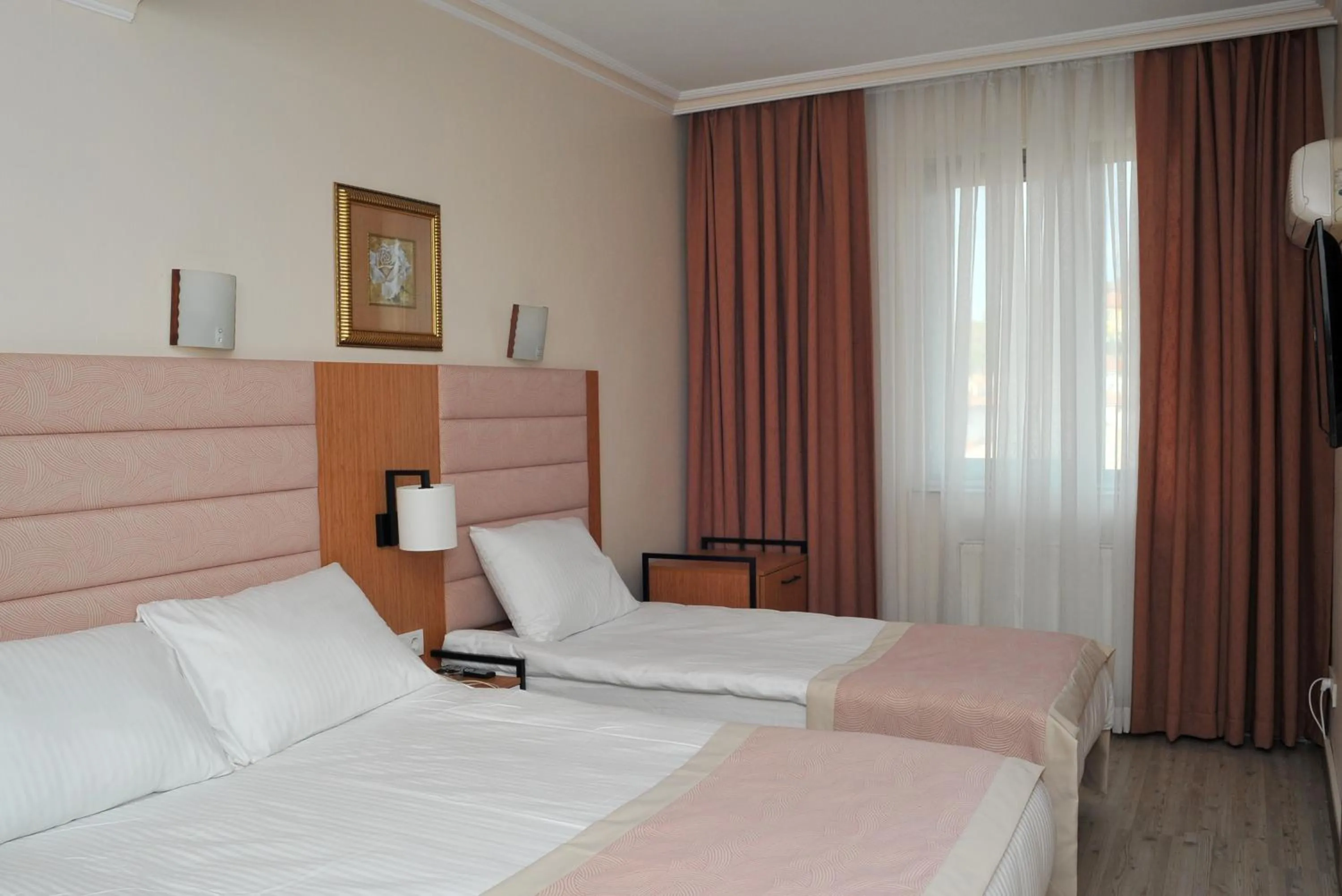 Photo of the whole room, Bed in Lion City Hotel Ankara