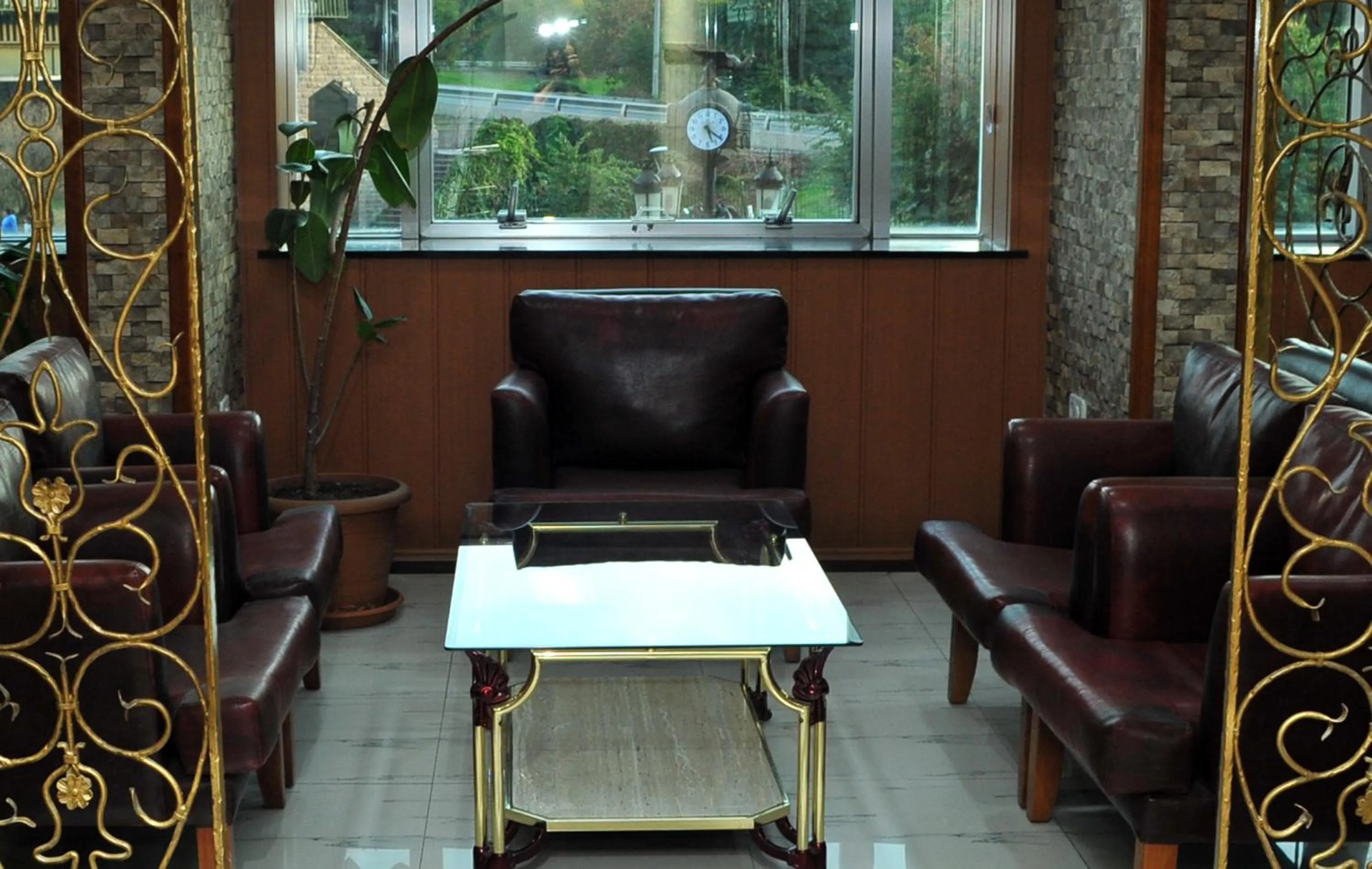 Seating area in Lion City Hotel Ankara