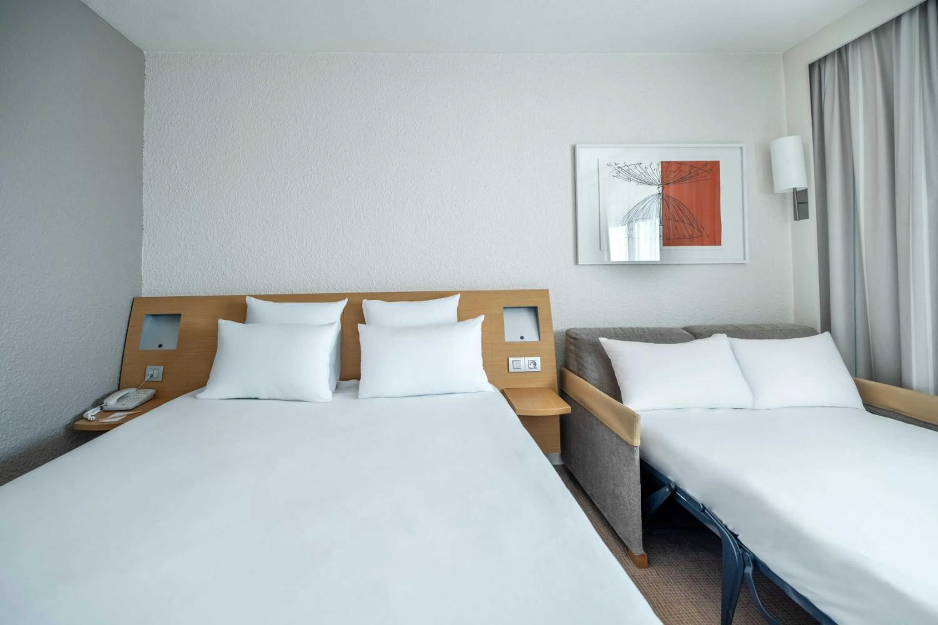 Bedroom, Bed in Novotel Poissy Orgeval