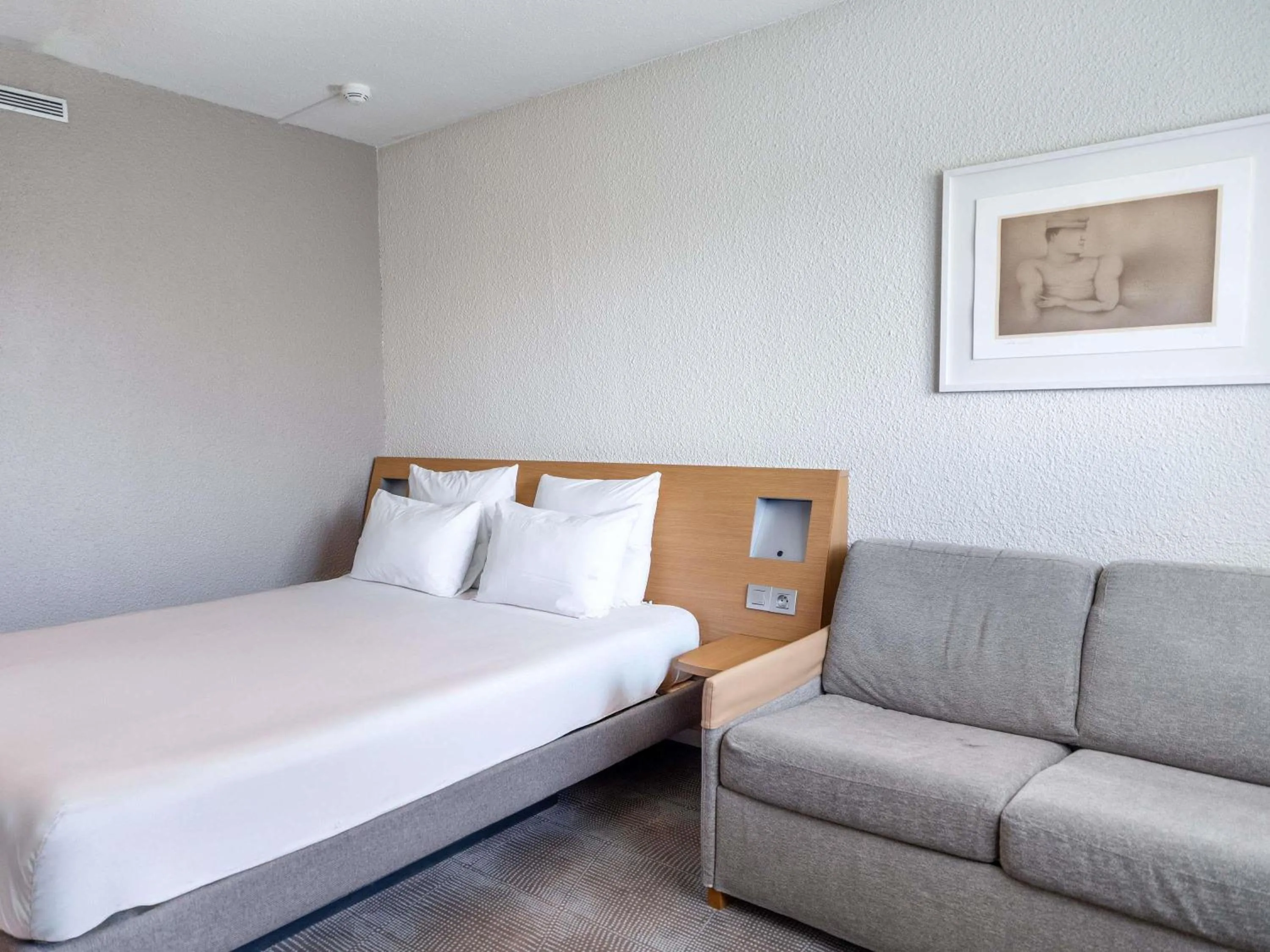 Bedroom, Bed in Novotel Poissy Orgeval
