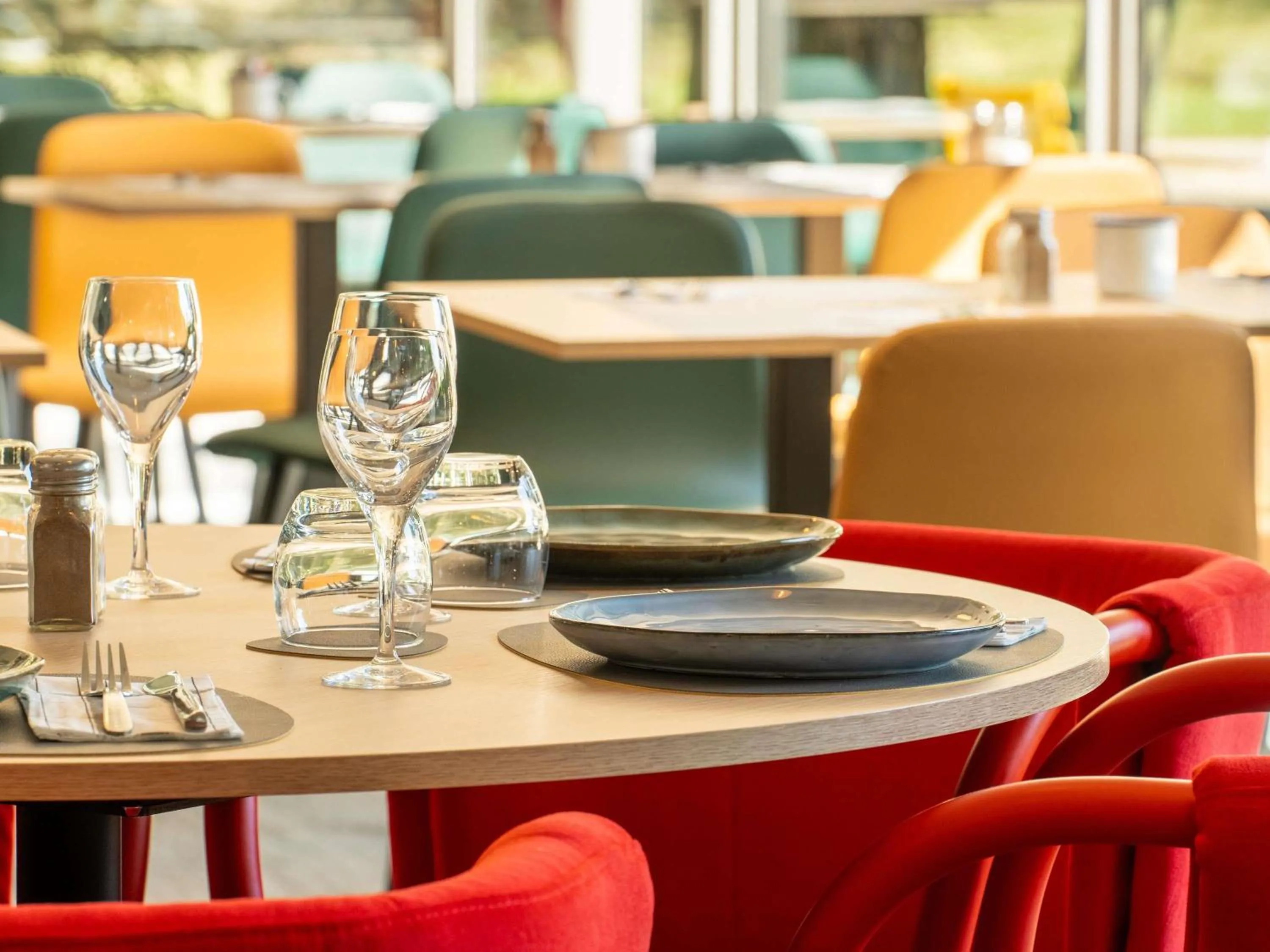 Restaurant/places to eat in Novotel Poissy Orgeval