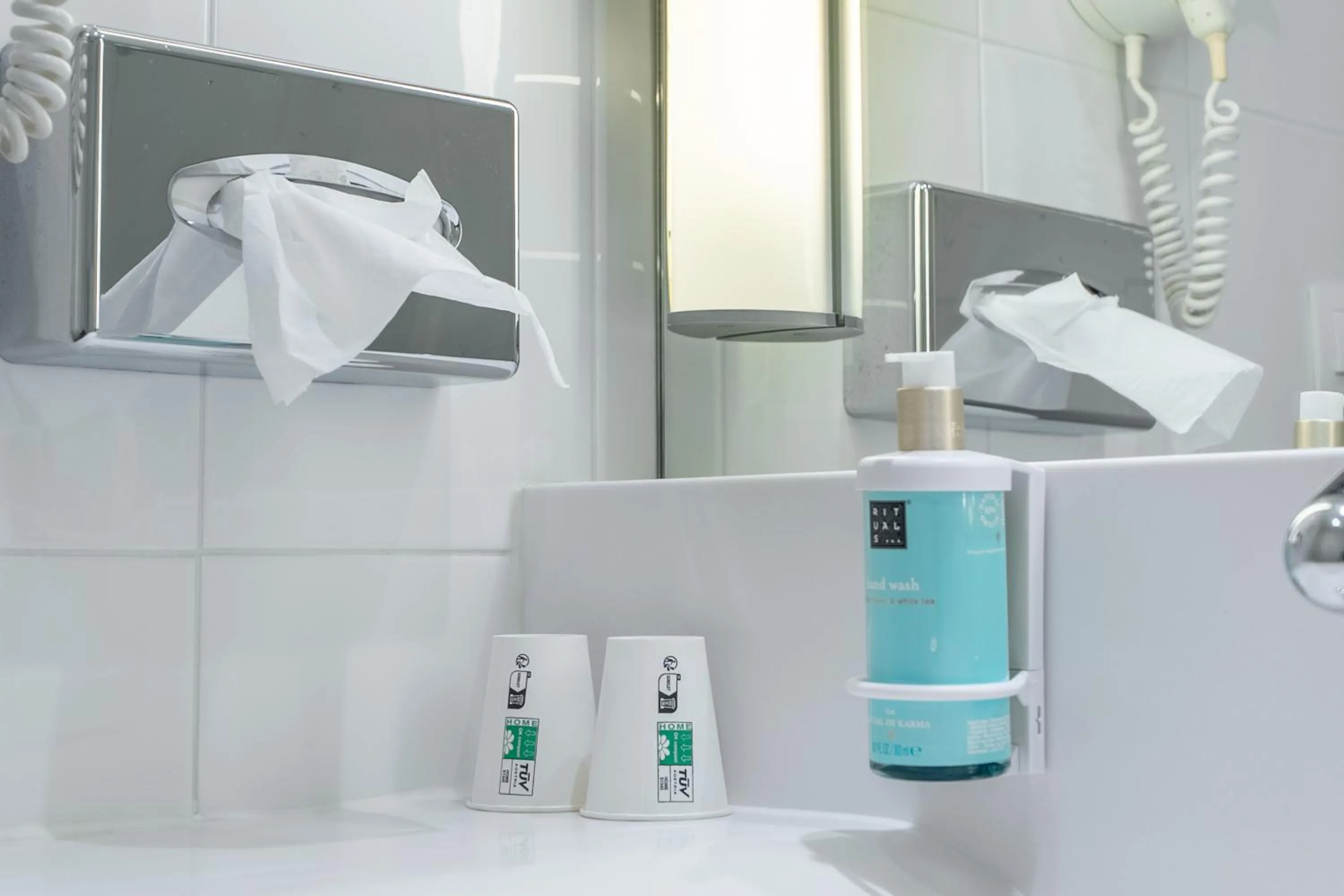 Bathroom in Novotel Poissy Orgeval