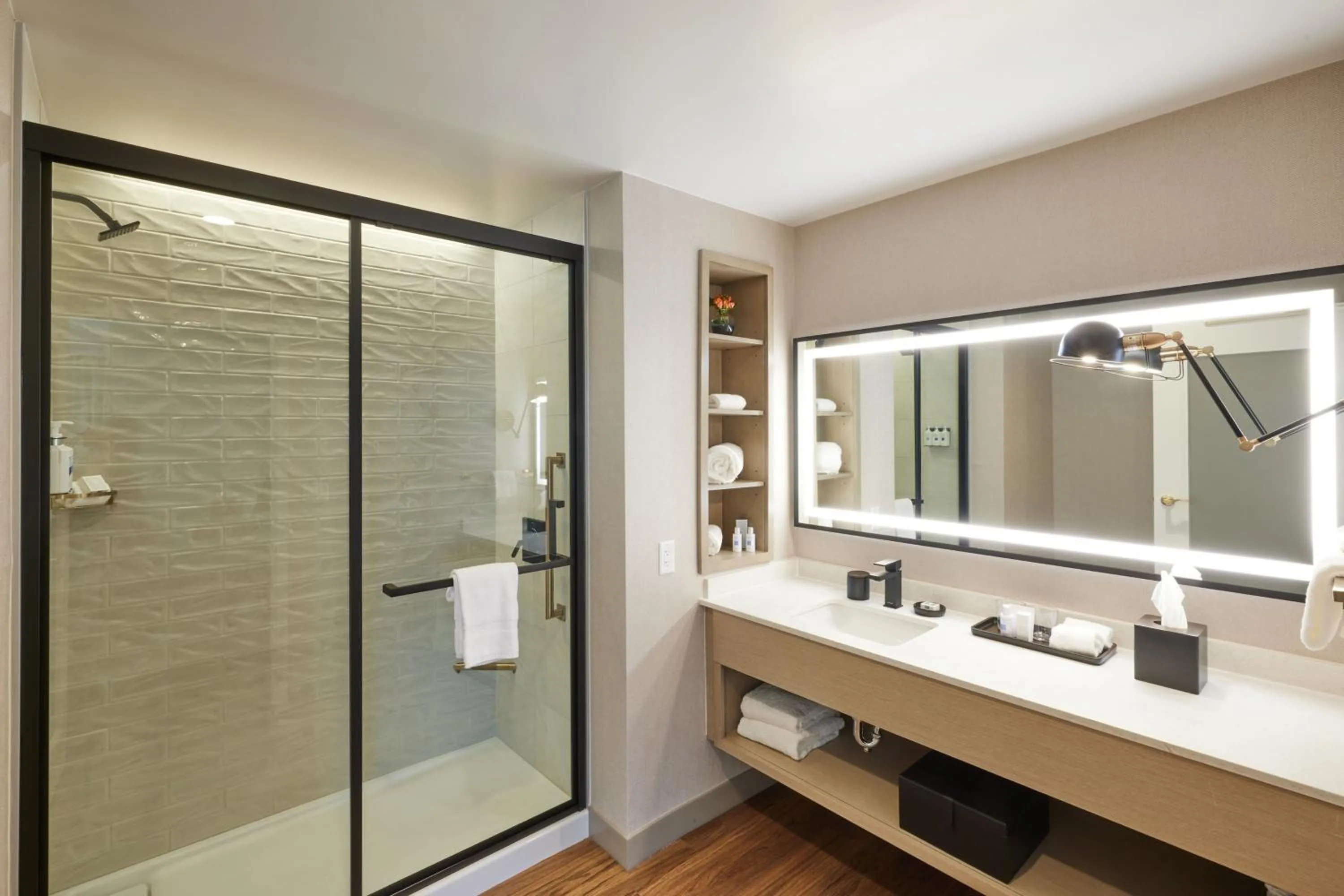 Bathroom in Hotel Effie Sandestin Resort, Autograph Collection