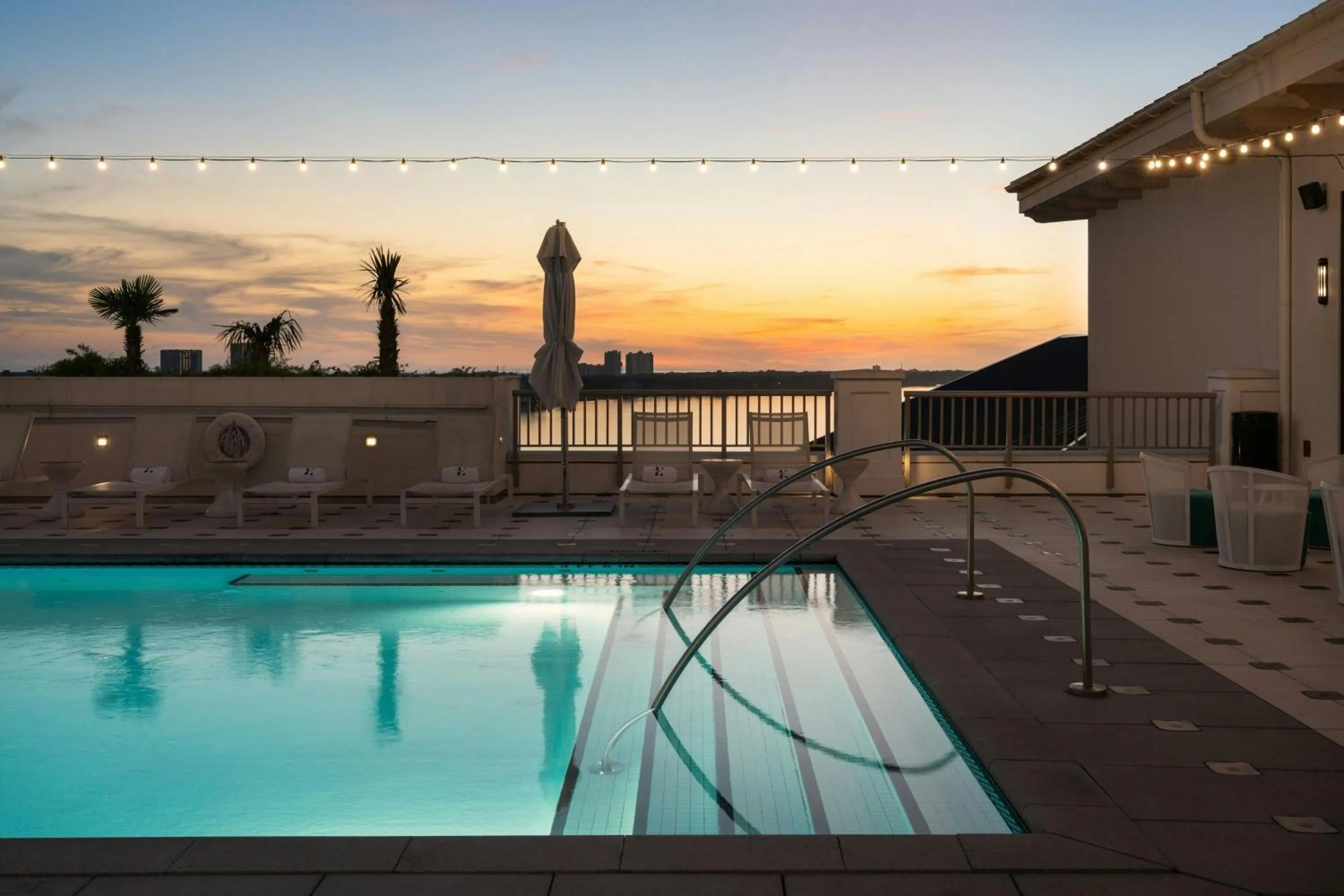Swimming pool in Hotel Effie Sandestin Resort, Autograph Collection