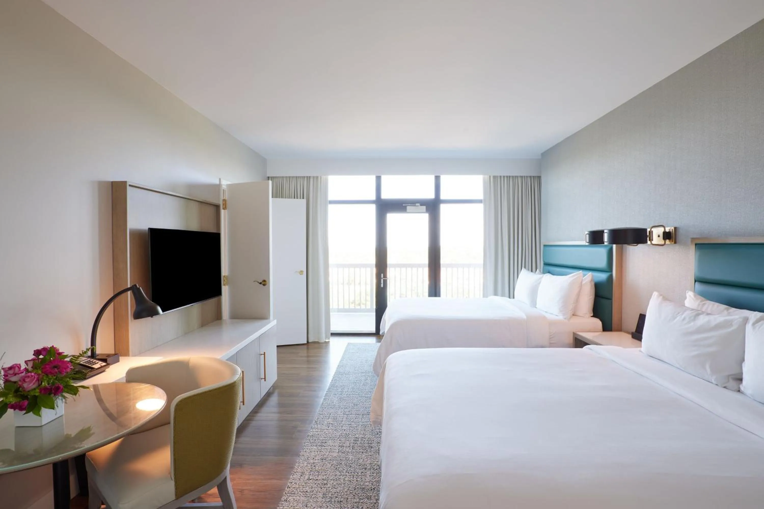 Bedroom, Bed in Hotel Effie Sandestin Resort, Autograph Collection