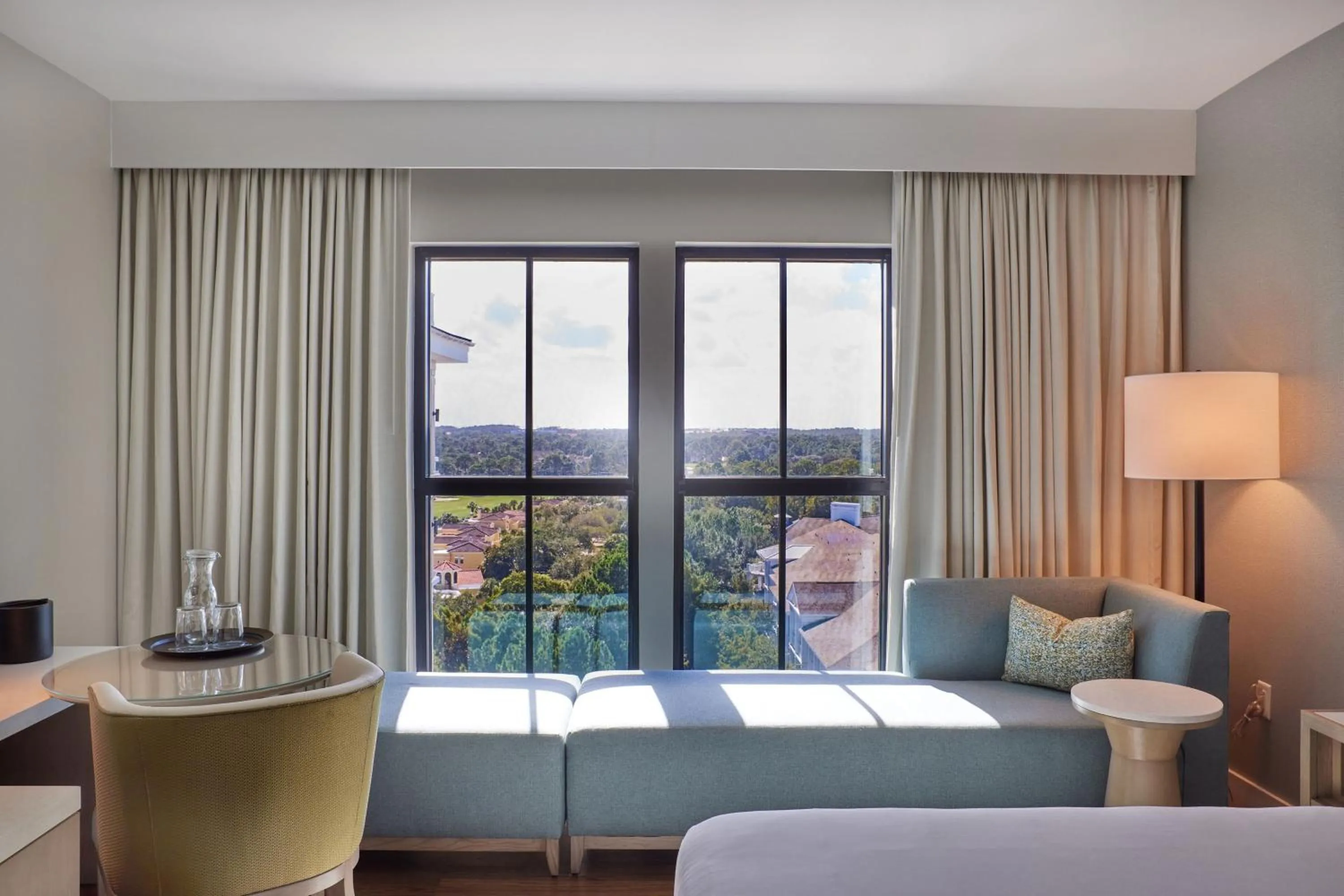 Photo of the whole room, Bed in Hotel Effie Sandestin Resort, Autograph Collection