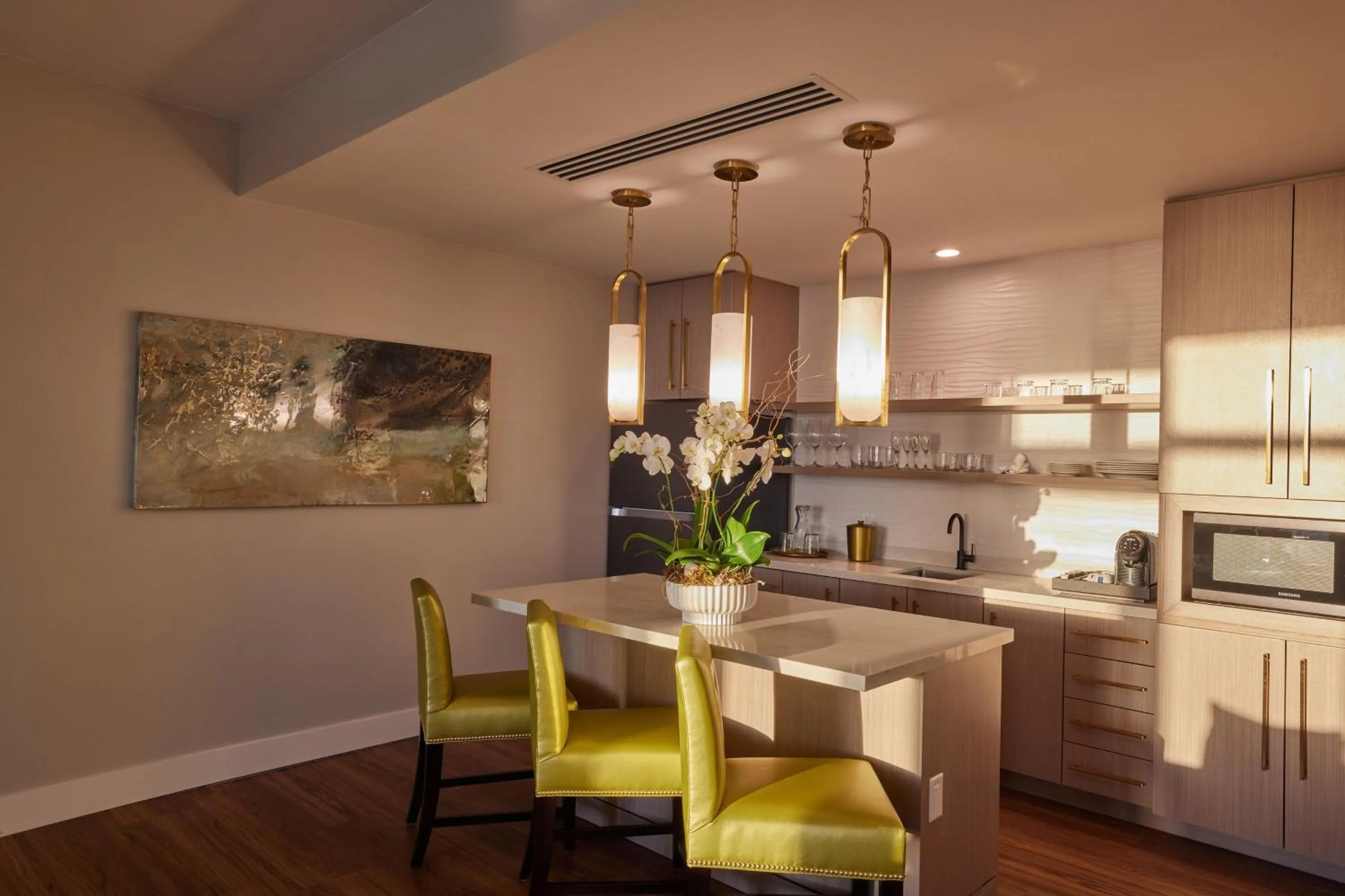 Kitchen or kitchenette in Hotel Effie Sandestin Resort, Autograph Collection