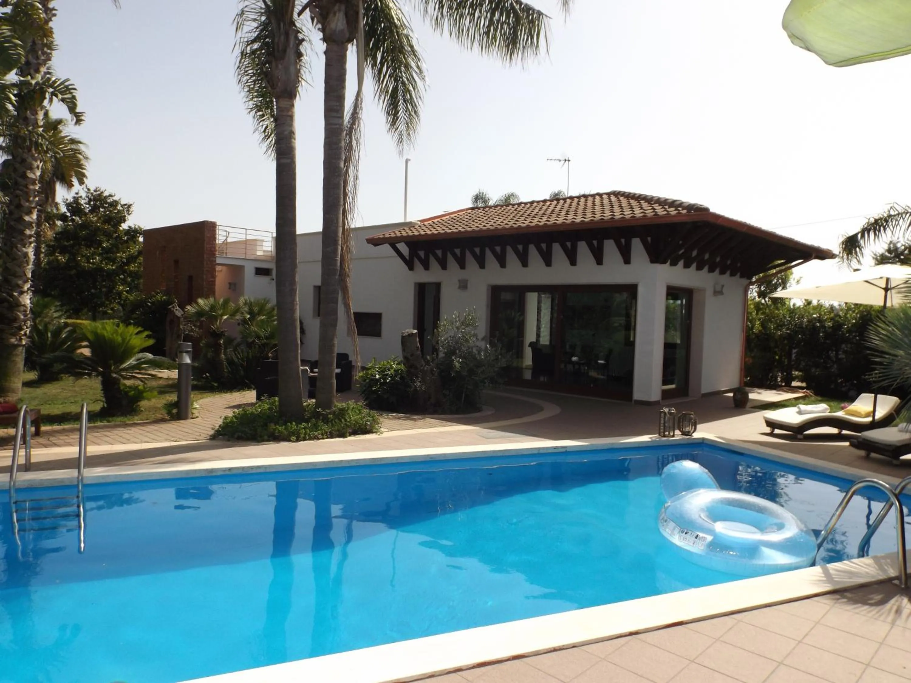 Swimming pool in Villetta Del Salento Exclusive B&B