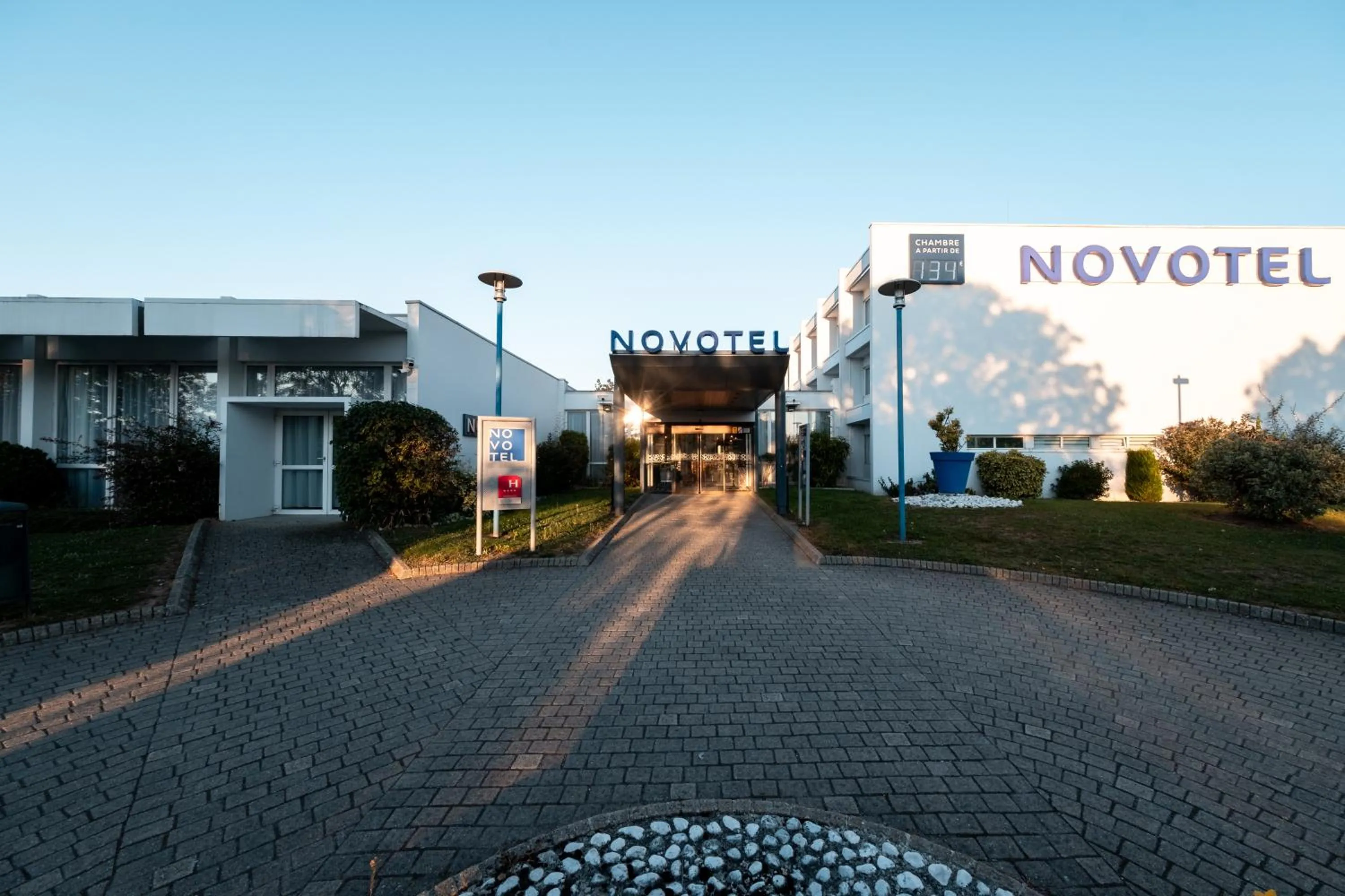 Property building in Novotel Chartres