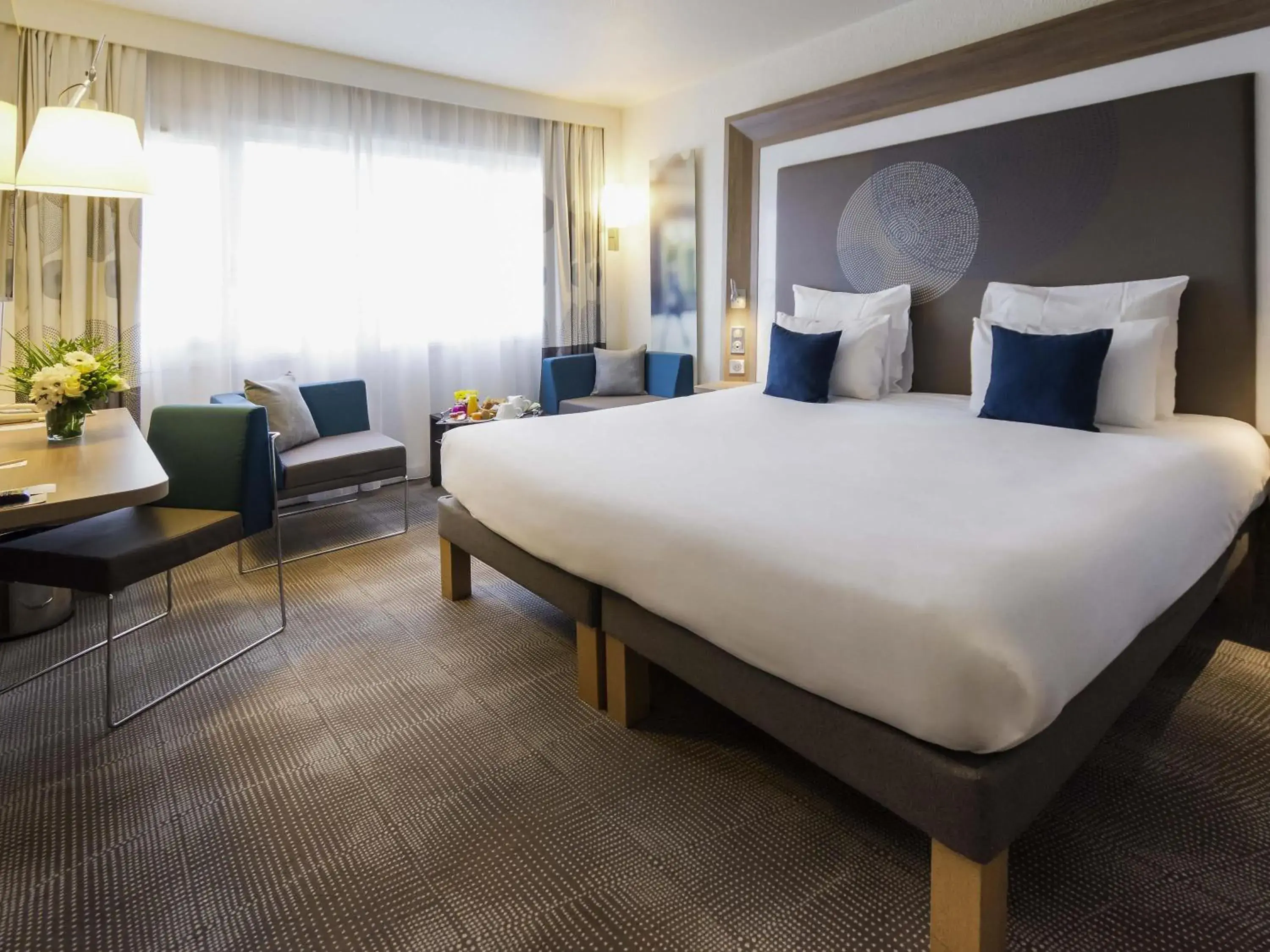 Superior King Room in Novotel Chartres Superior King Room in Novotel Chartres