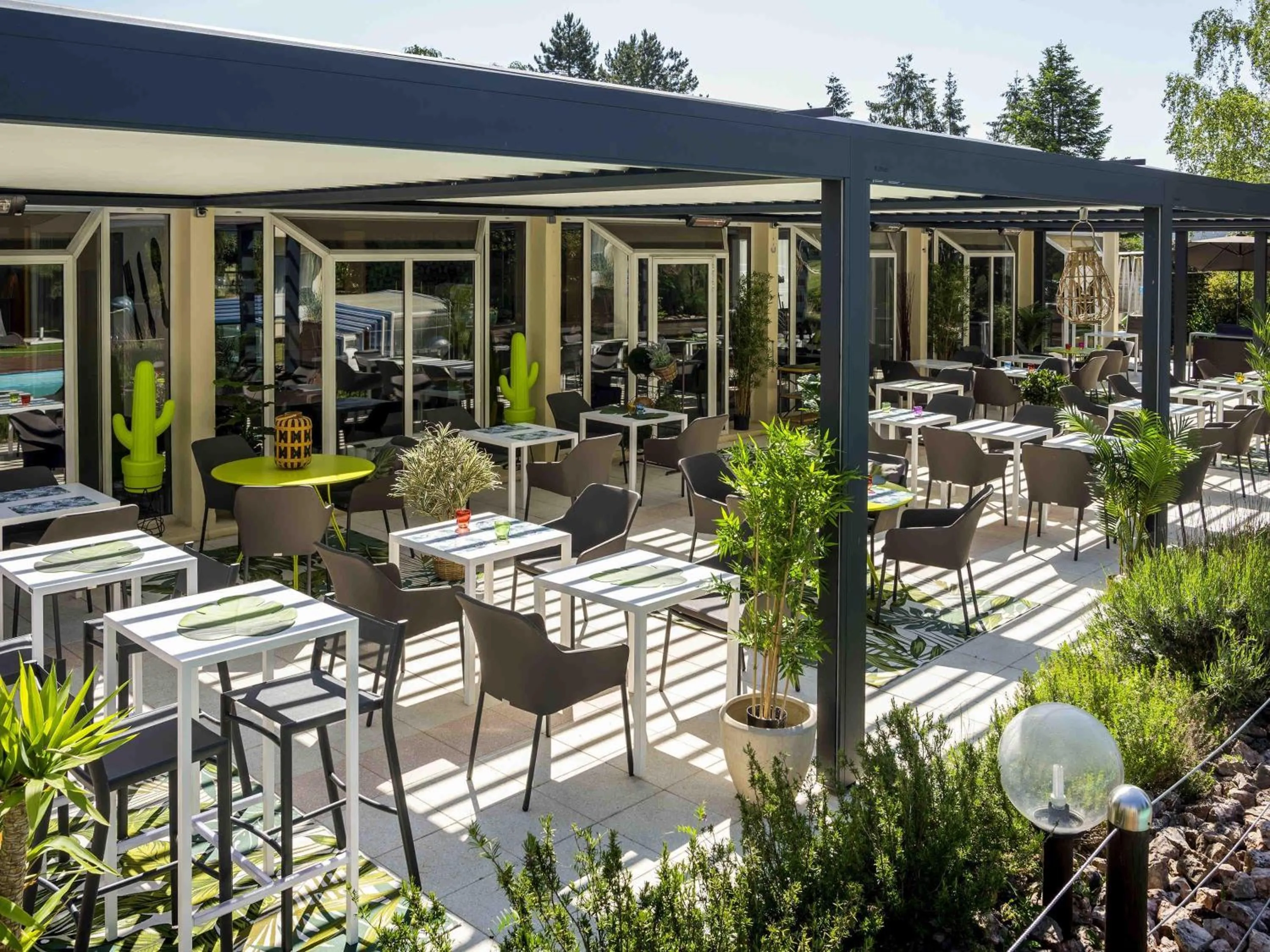 Pool view in Novotel Chartres
