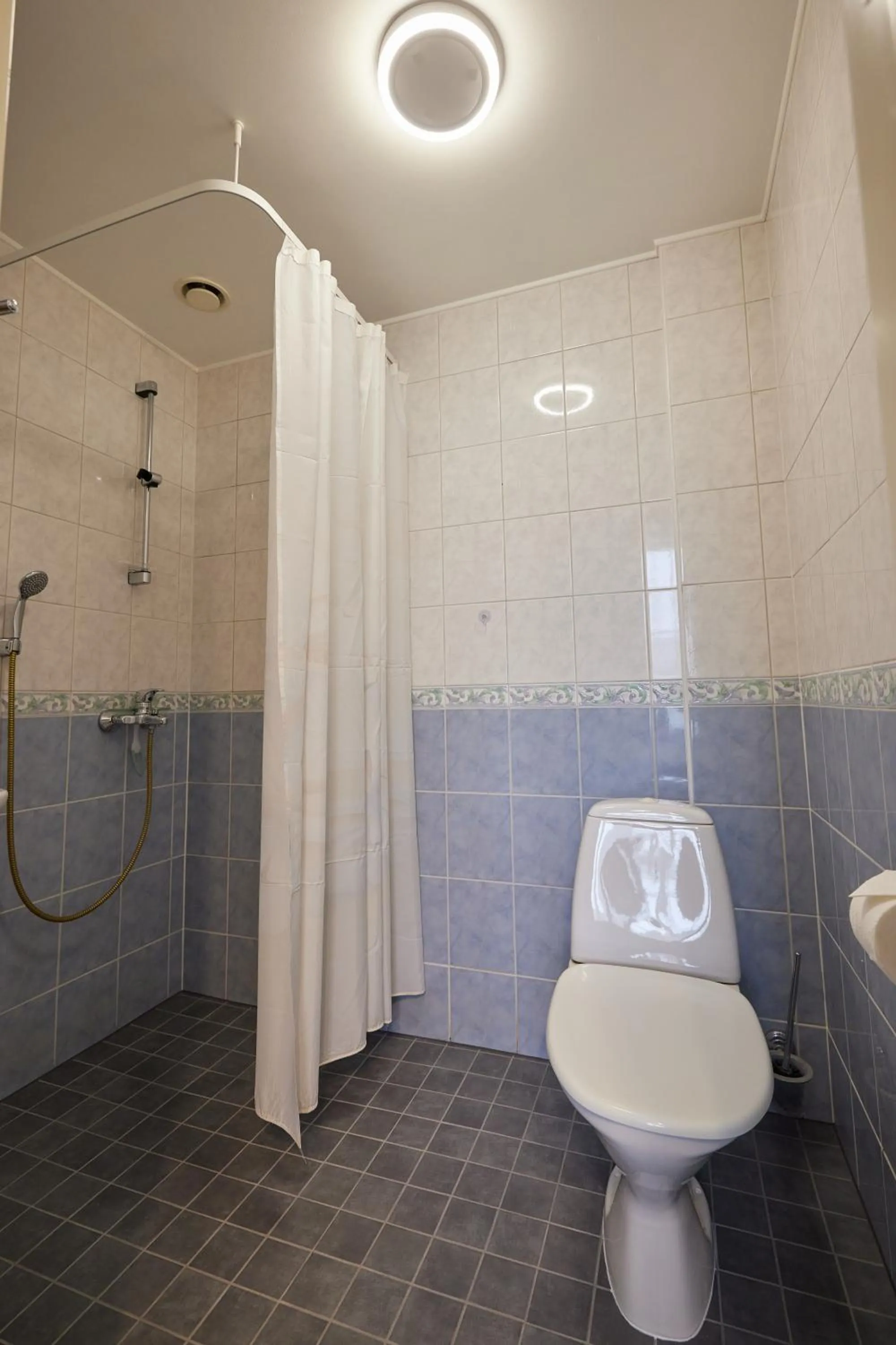 Shower in Villa Wesenbergh