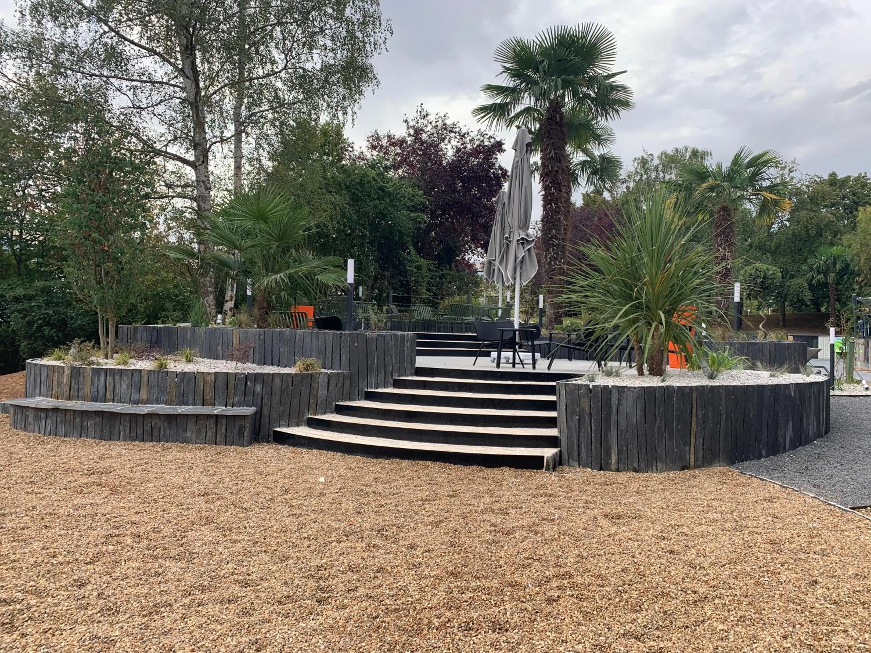 Patio in Novotel Poitiers Site du Futuroscope