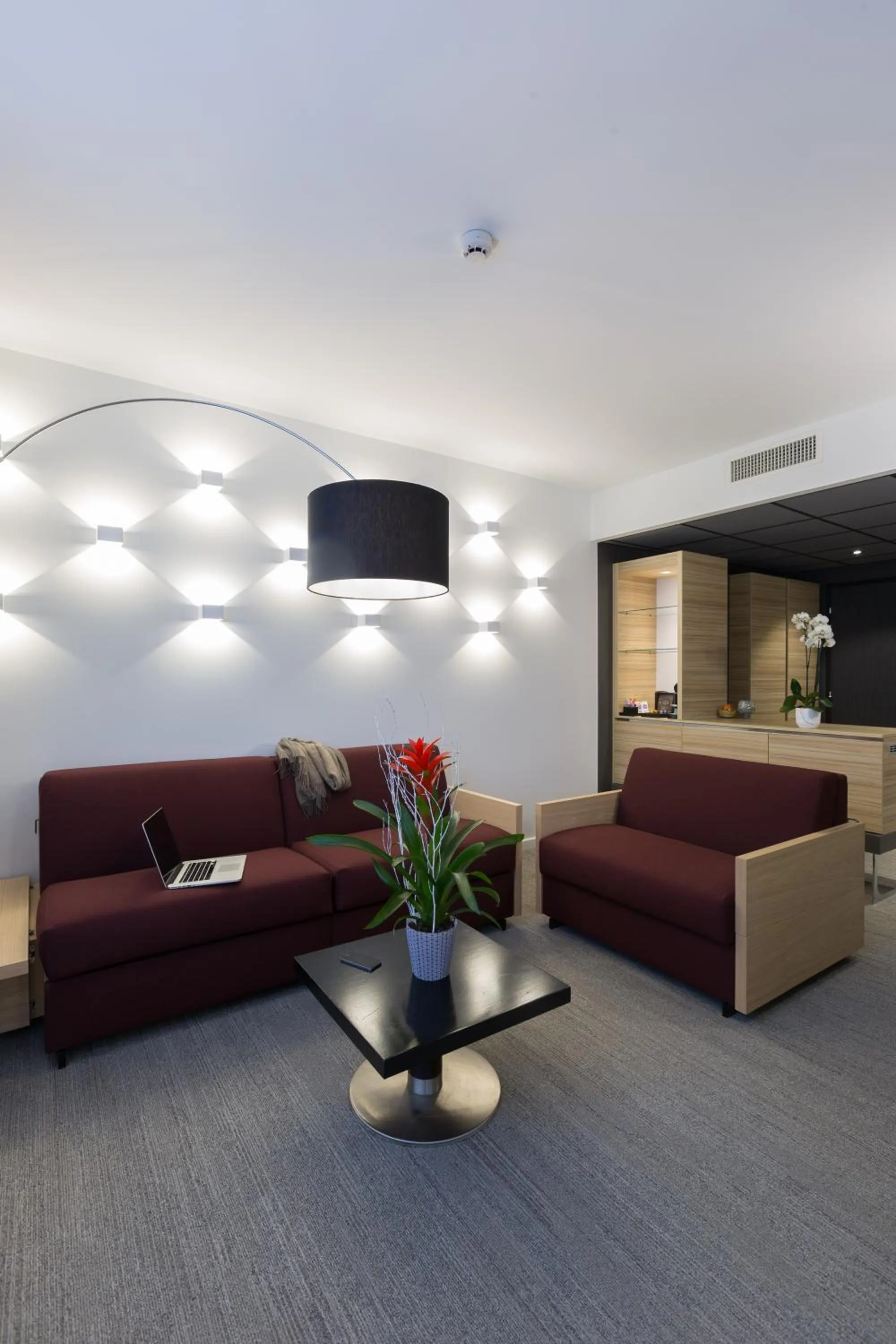 Photo of the whole room in Novotel Poitiers Site du Futuroscope