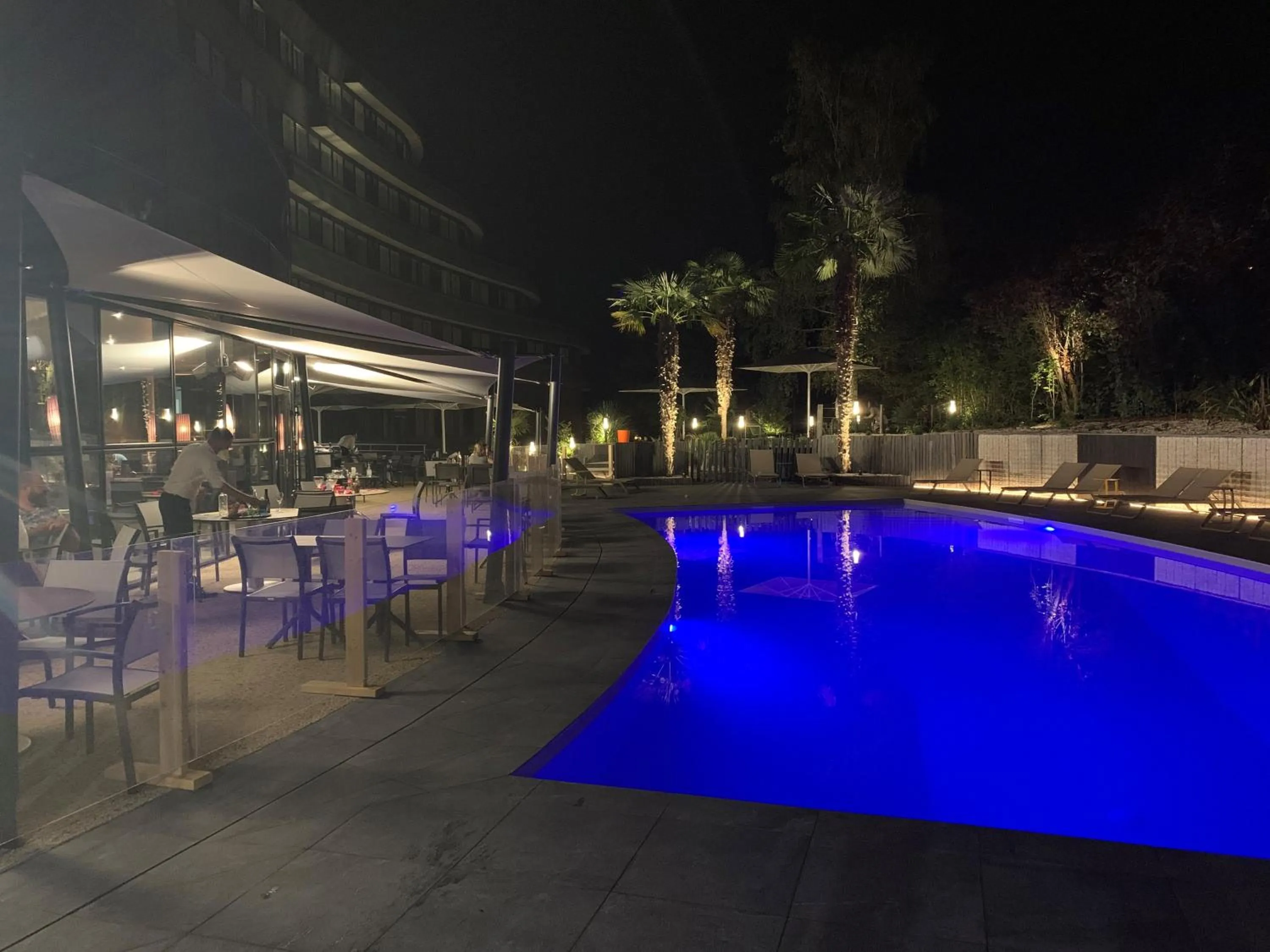 Swimming pool in Novotel Poitiers Site du Futuroscope