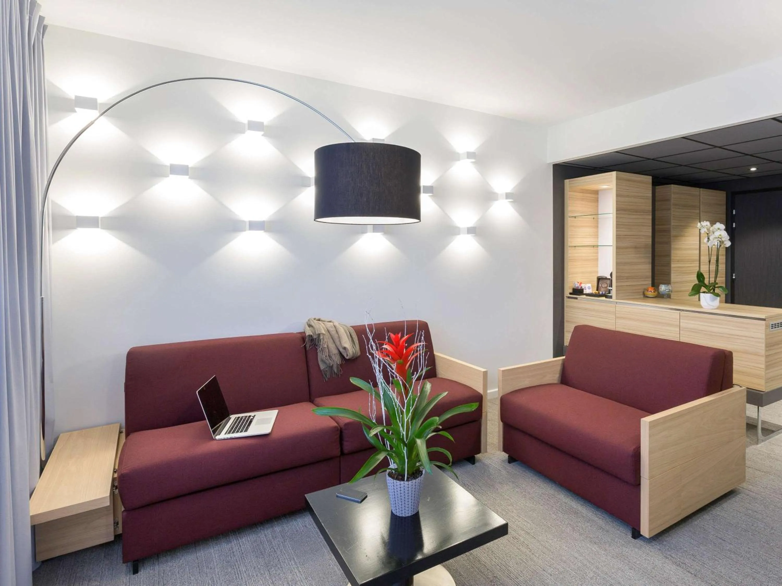 Photo of the whole room in Novotel Poitiers Site du Futuroscope