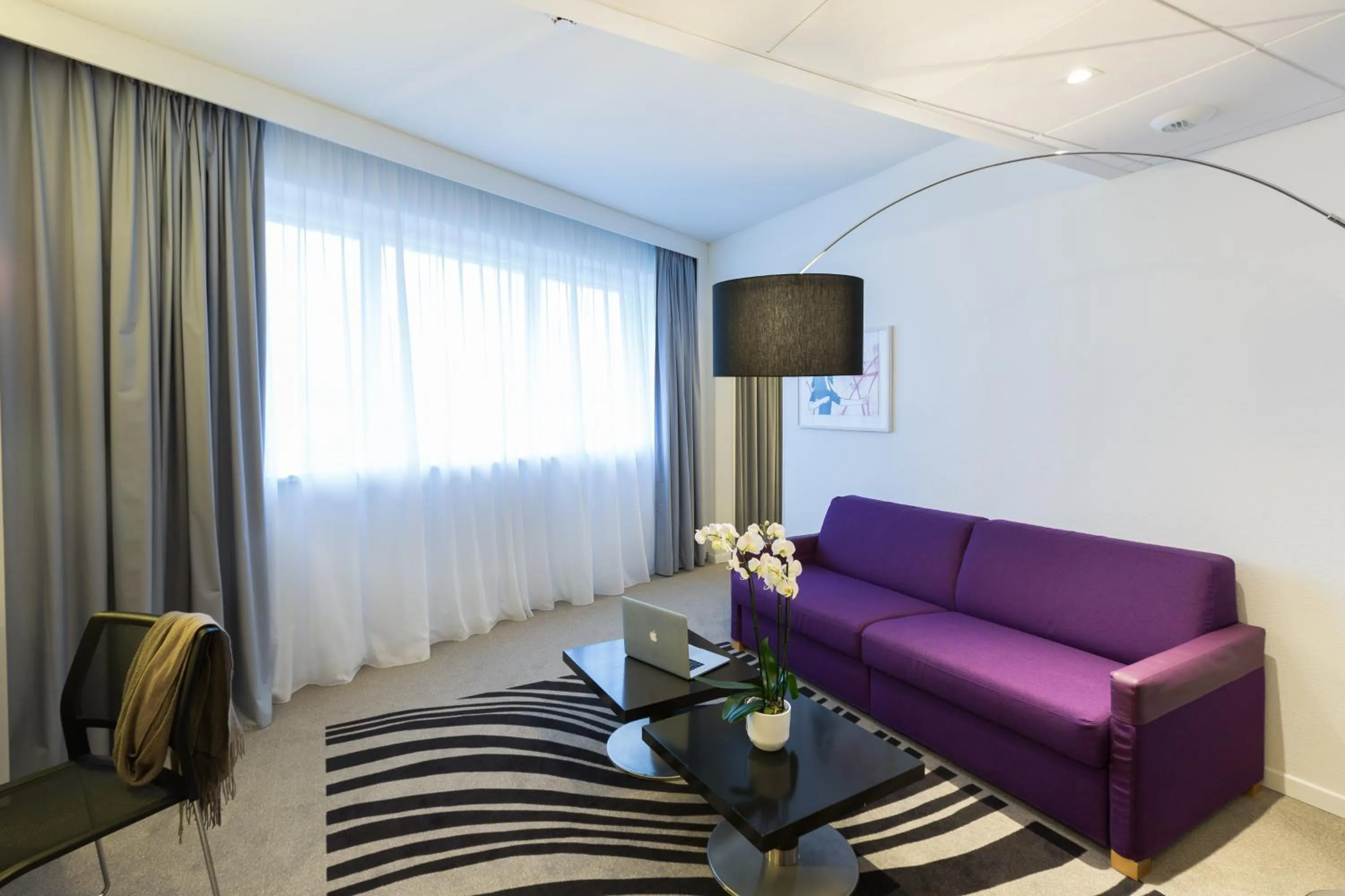 Photo of the whole room in Novotel Poitiers Site du Futuroscope