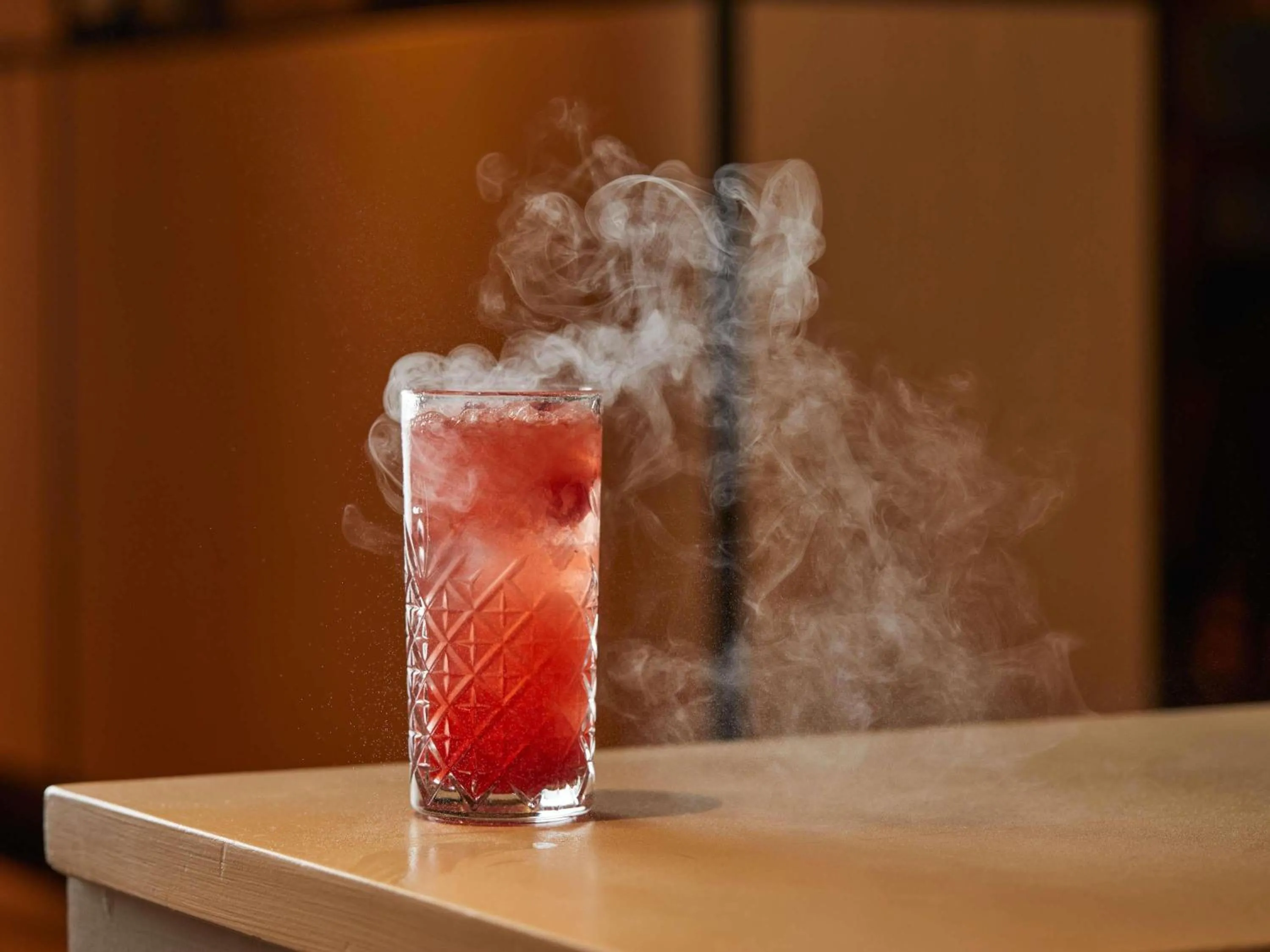 Lounge or bar in Hotel Novotel Domaine de Maffliers - Paris Val-d'Oise