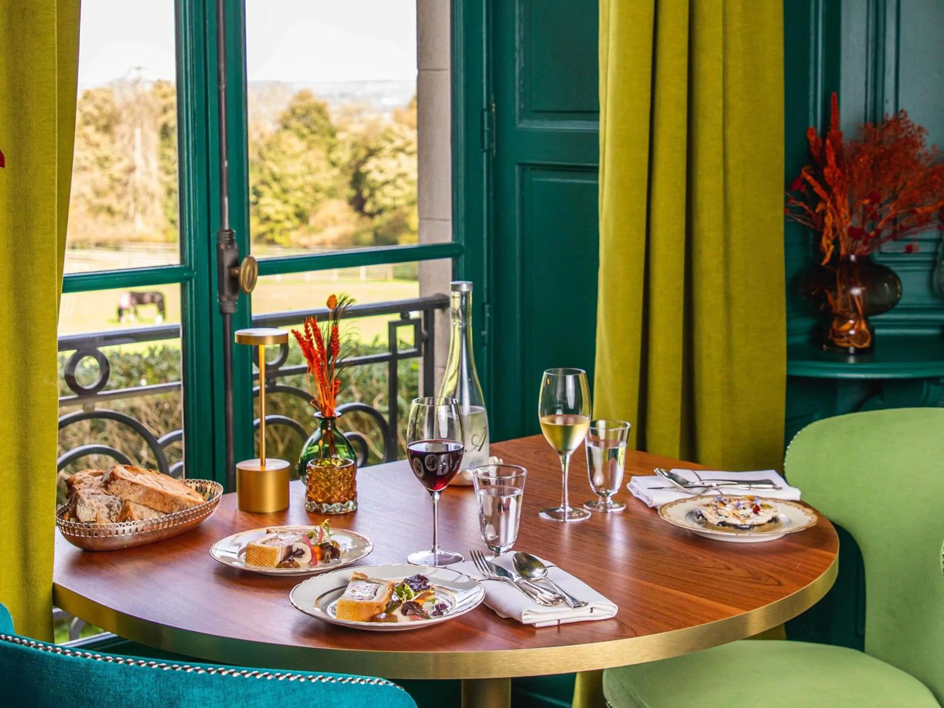 Restaurant/places to eat in Hotel Novotel Domaine de Maffliers - Paris Val-d'Oise