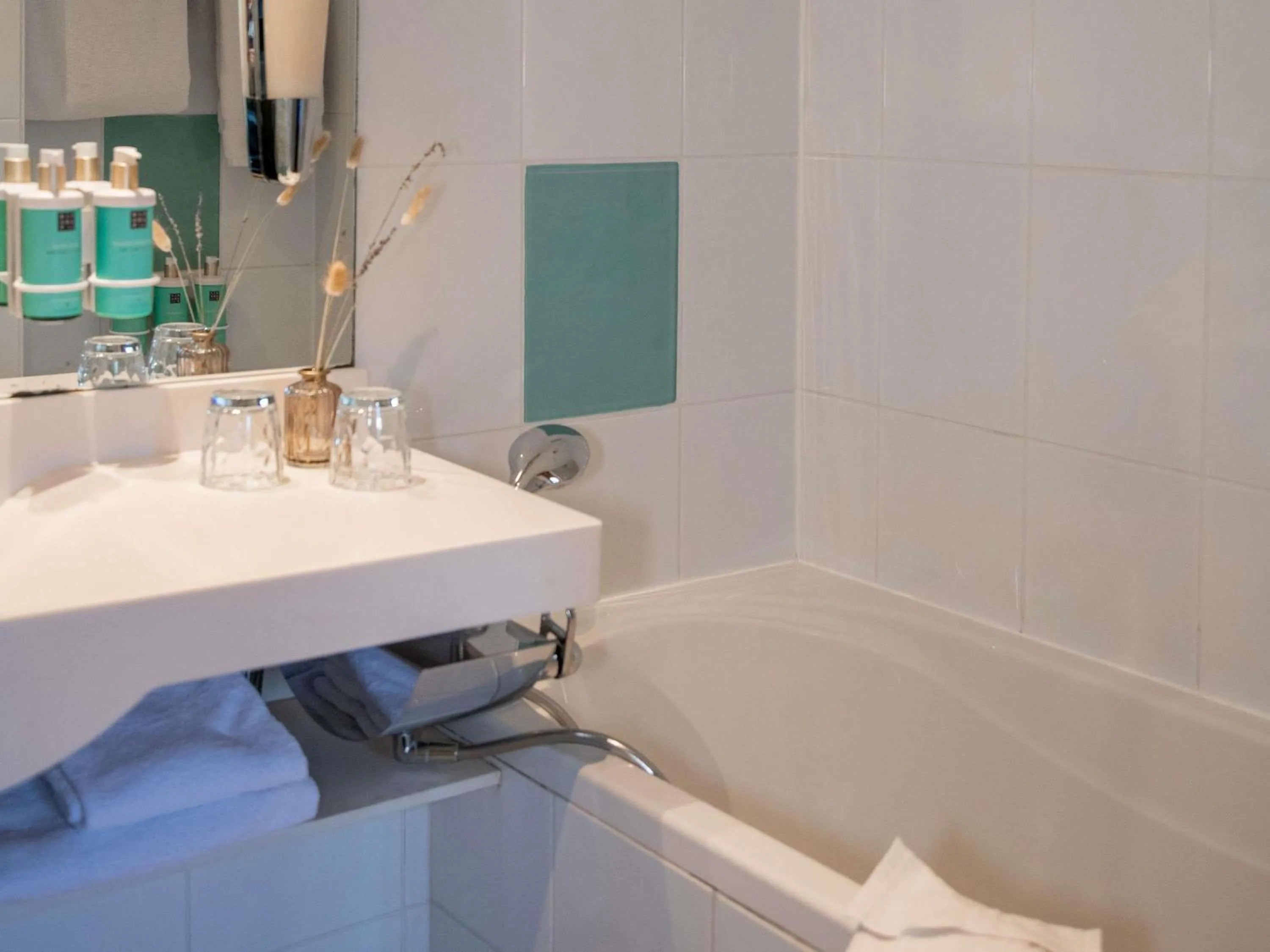 Bedroom in Hotel Novotel Domaine de Maffliers - Paris Val-d'Oise