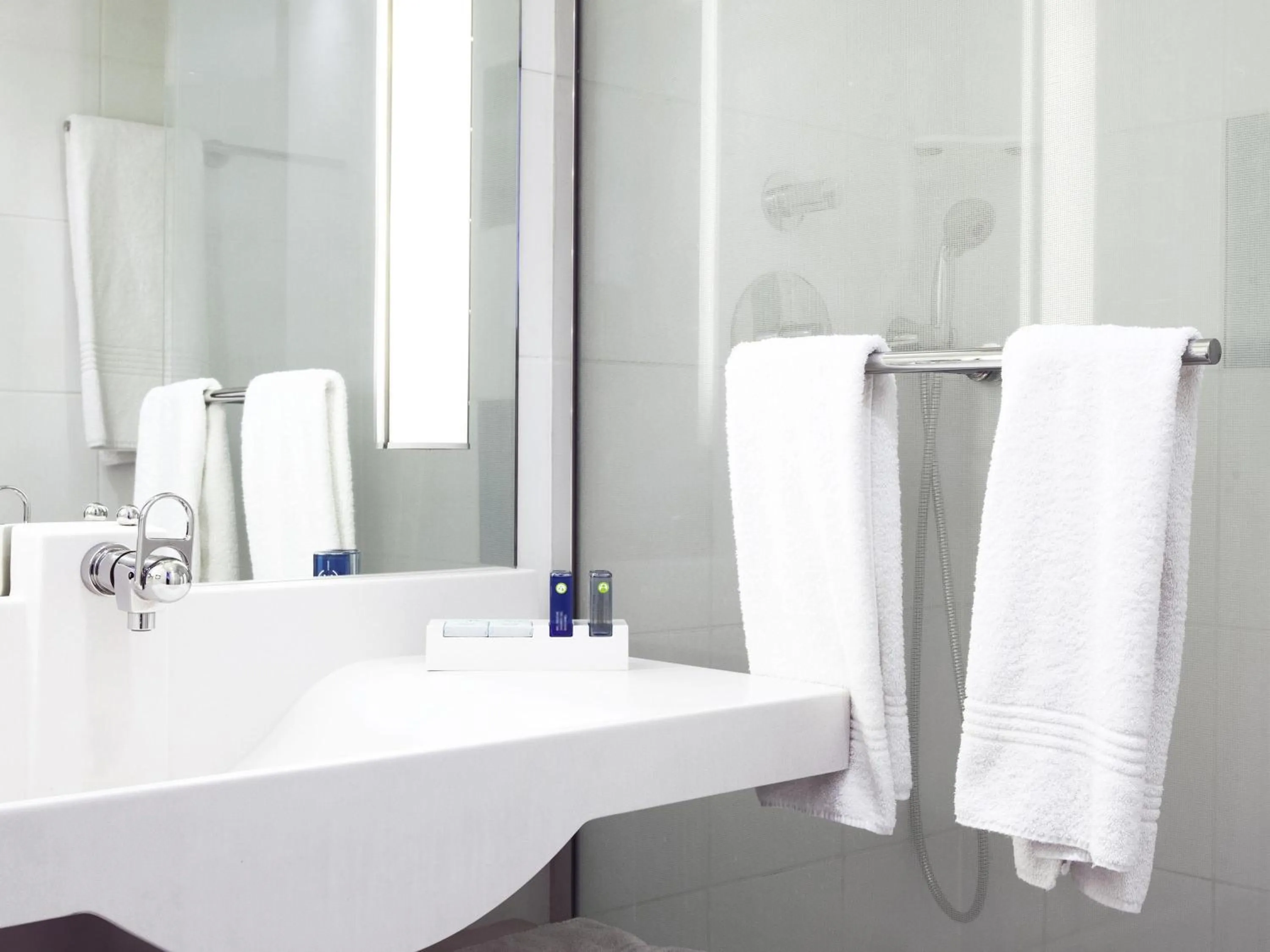 Bedroom in Hotel Novotel Domaine de Maffliers - Paris Val-d'Oise