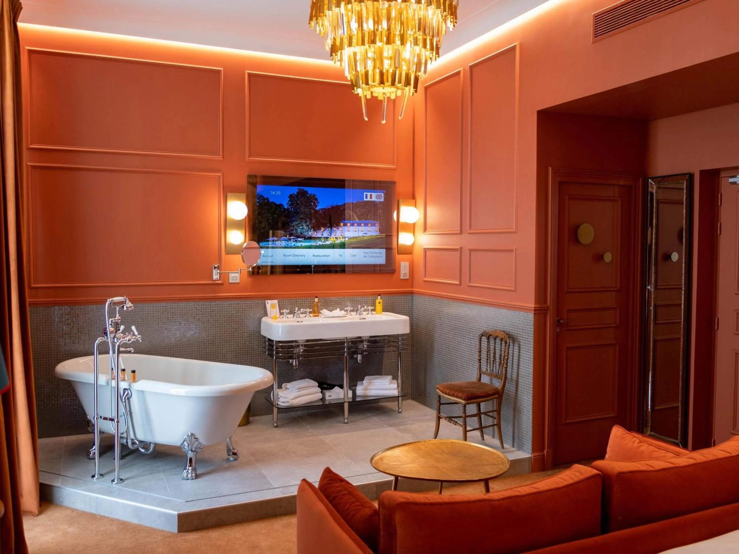 Bedroom in Hotel Novotel Domaine de Maffliers - Paris Val-d'Oise