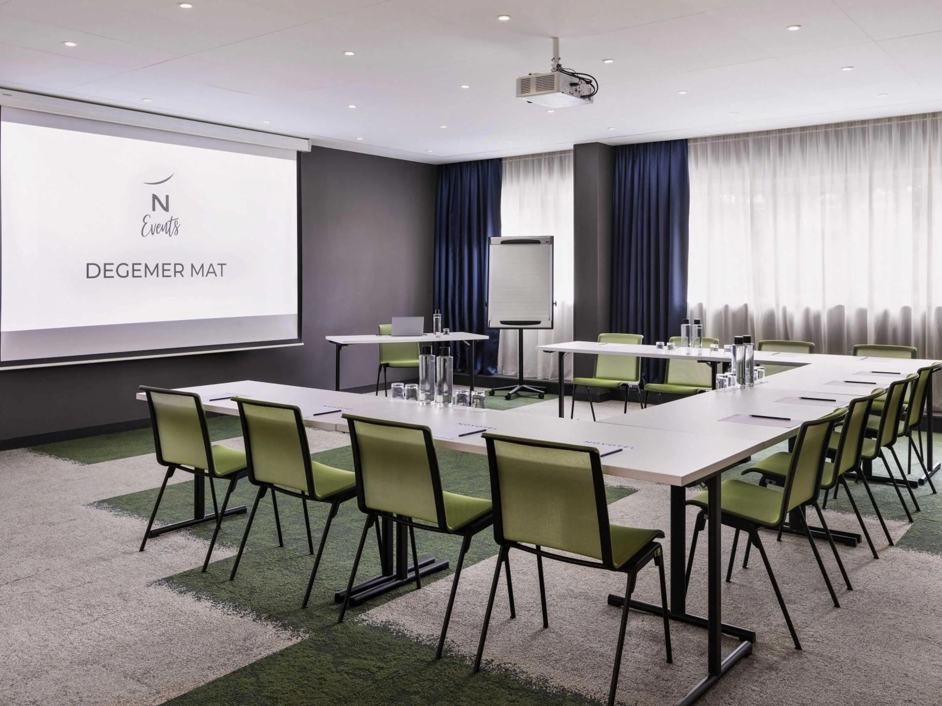Meeting/conference room in Novotel Rennes Alma
