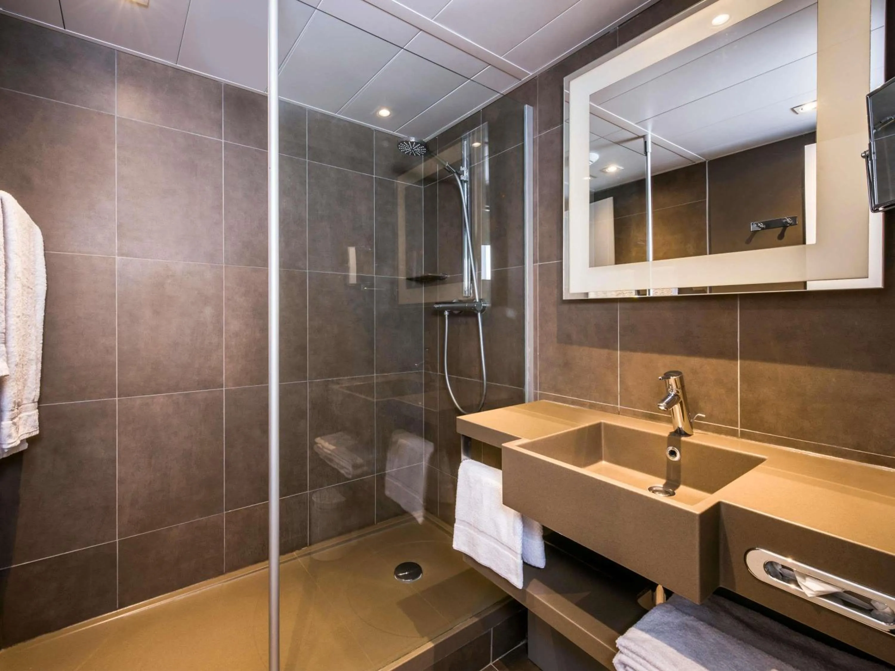 Bedroom in Novotel Rennes Alma