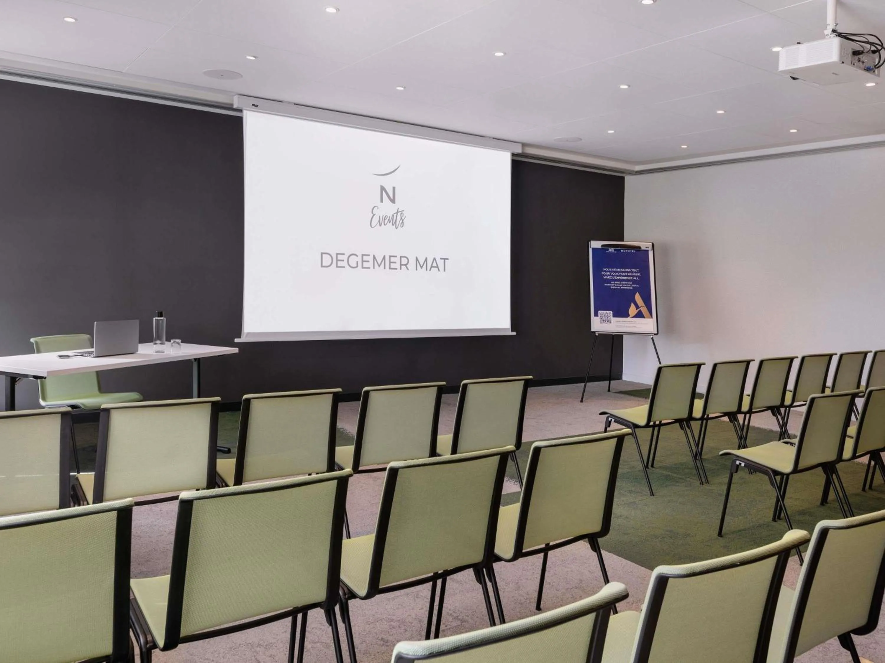 Meeting/conference room in Novotel Rennes Alma