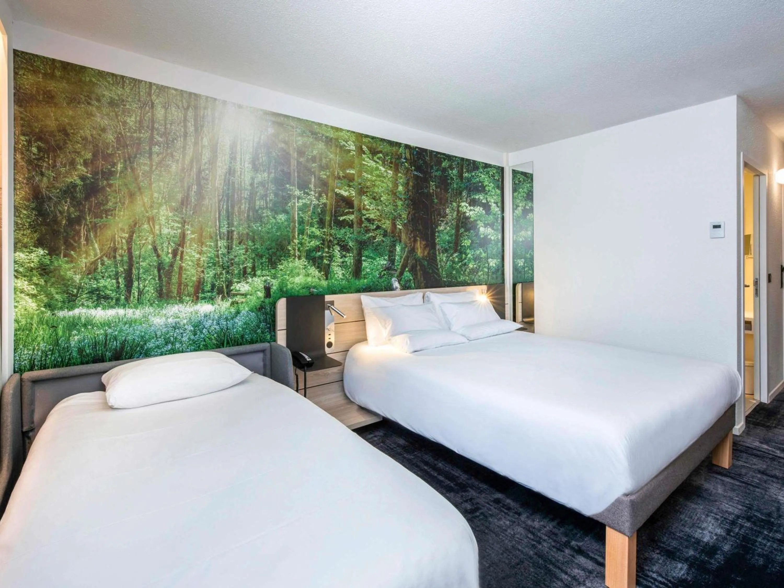 Bedroom, Bed in Novotel Rennes Alma