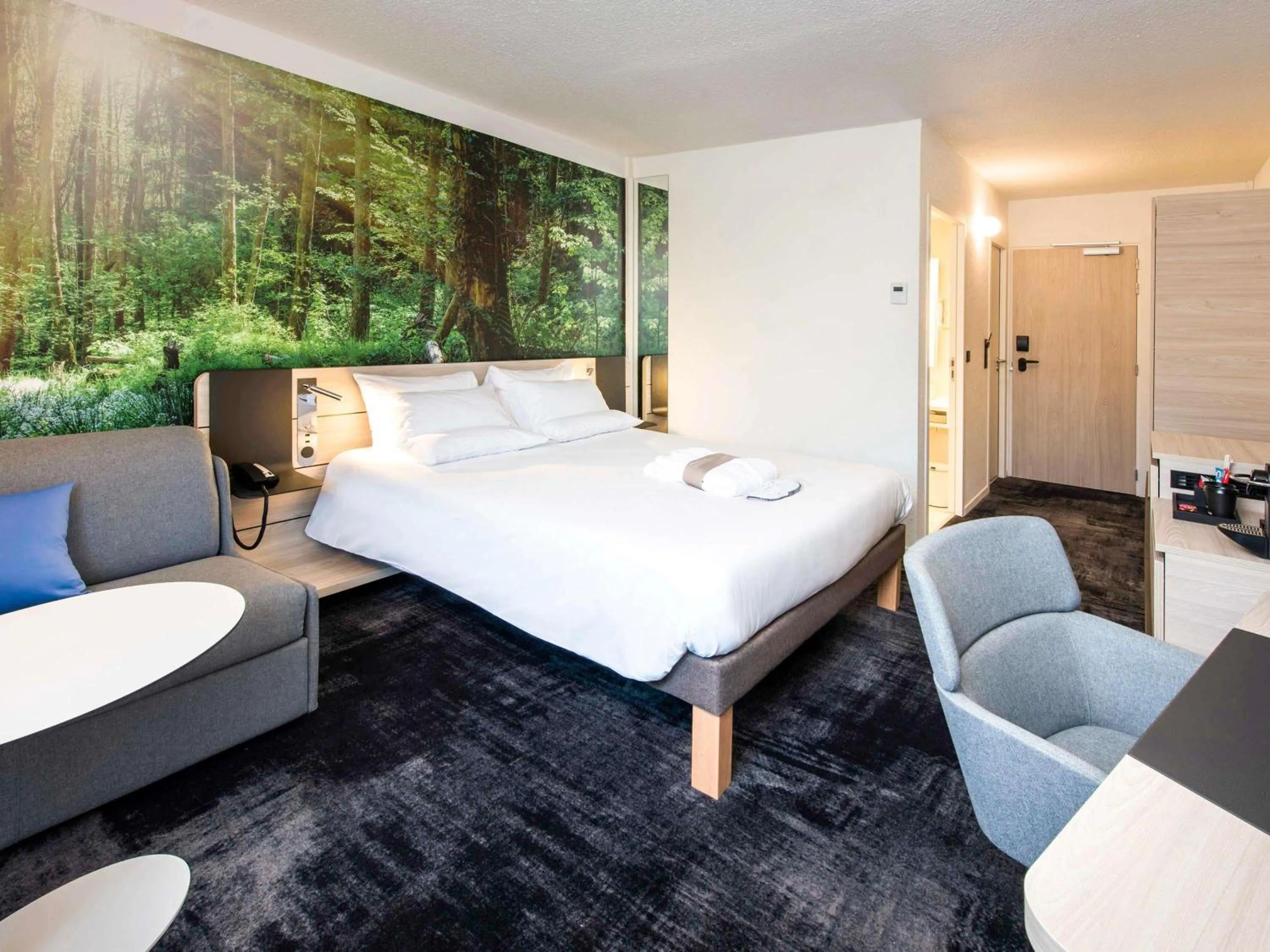 Bedroom, Bed in Novotel Rennes Alma