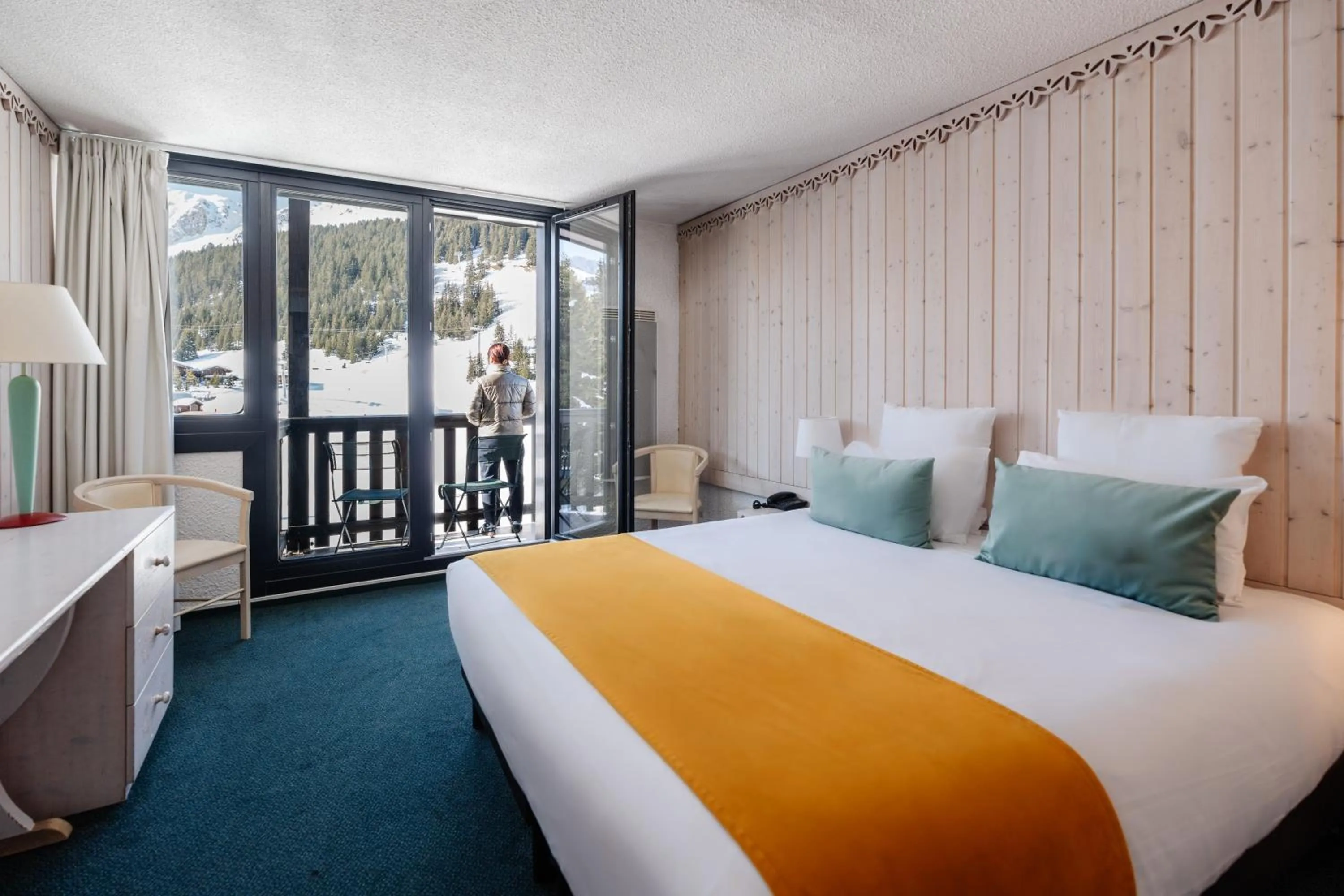 Bedroom, Bed in Lake Hotel Courchevel 1850