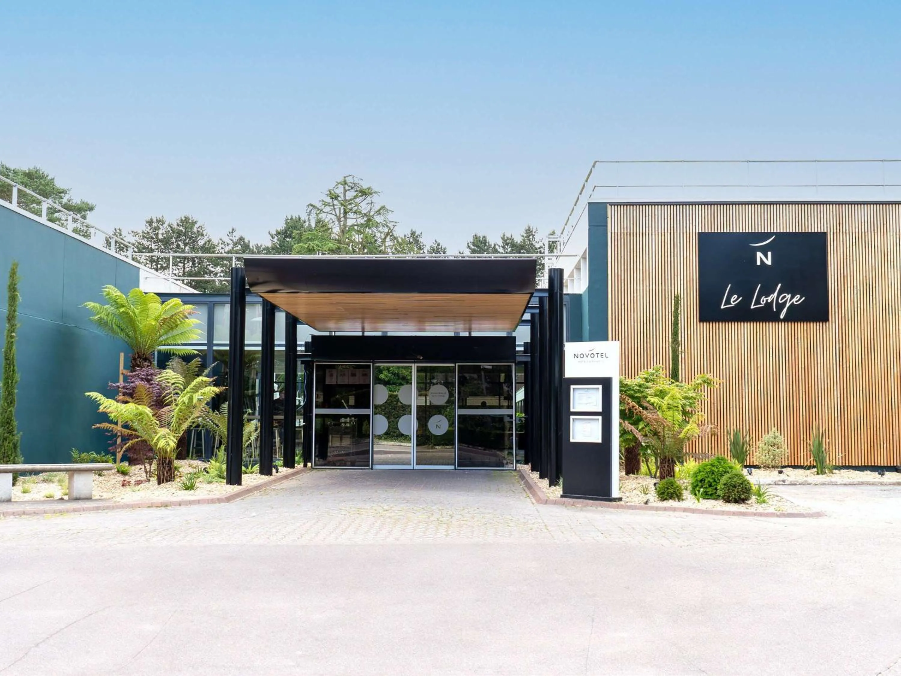 Property building in Novotel Rouen Sud Zenith Parc Expo