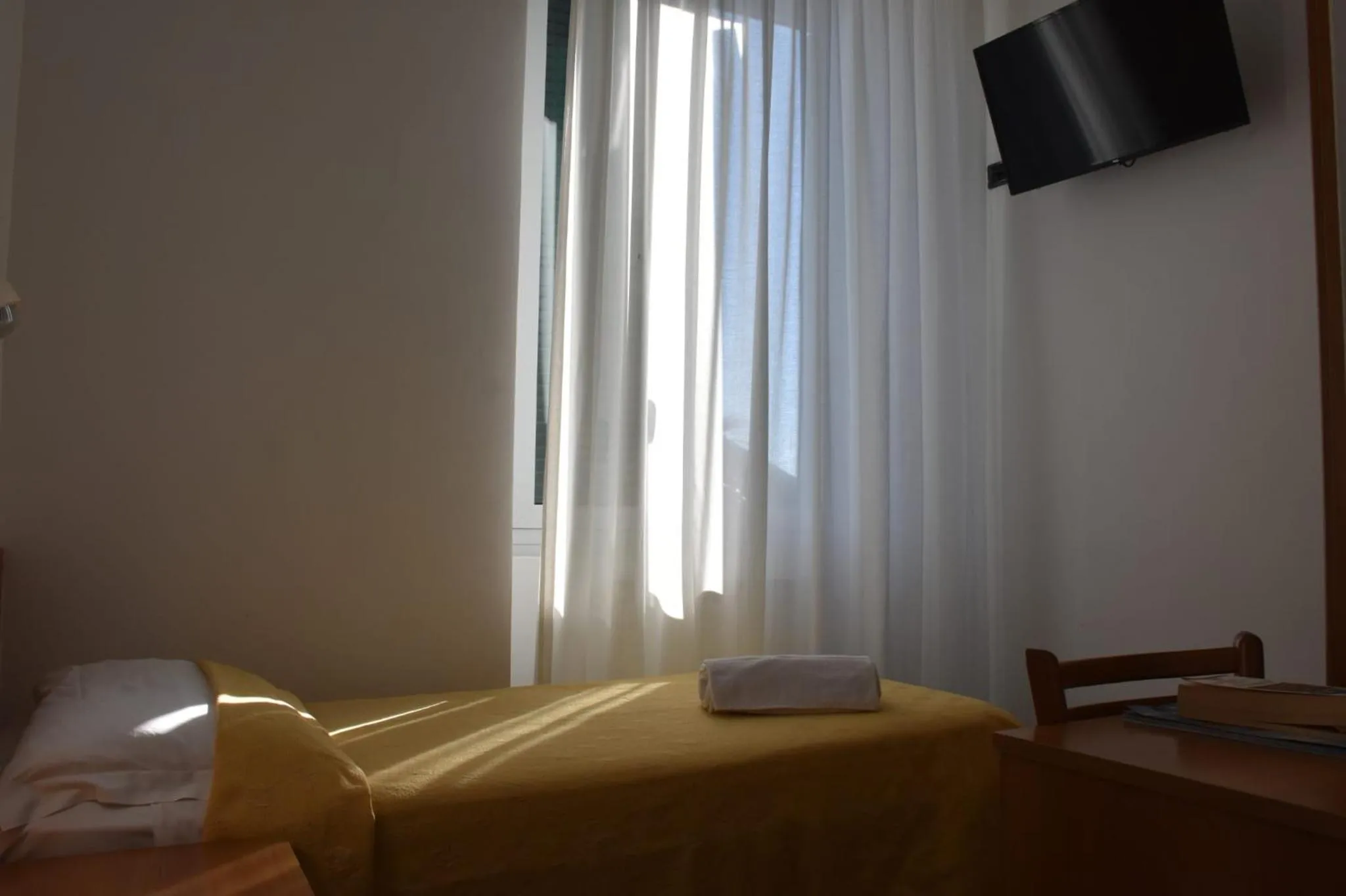 Photo of the whole room, Bed in Hotel Le Palme