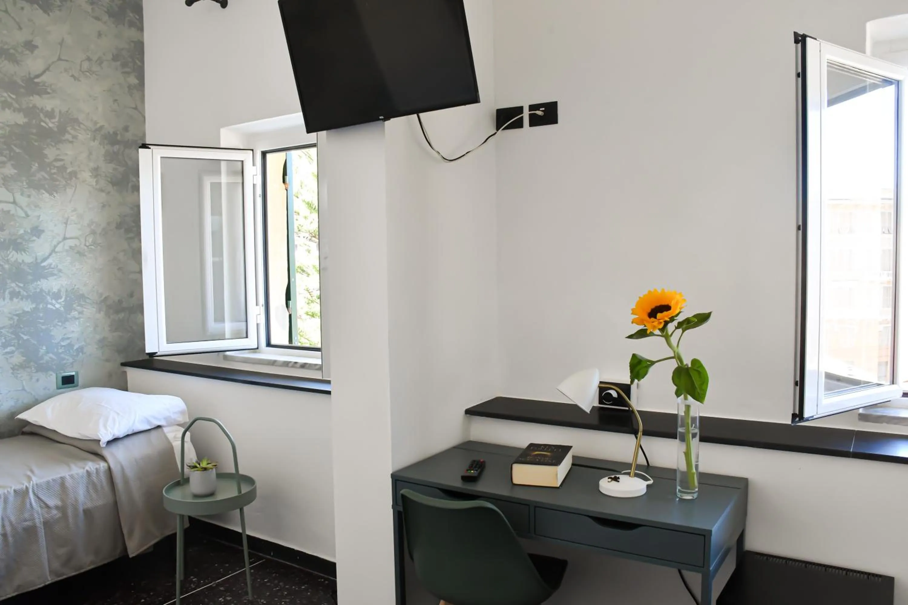 Photo of the whole room, Bed in Hotel Le Palme