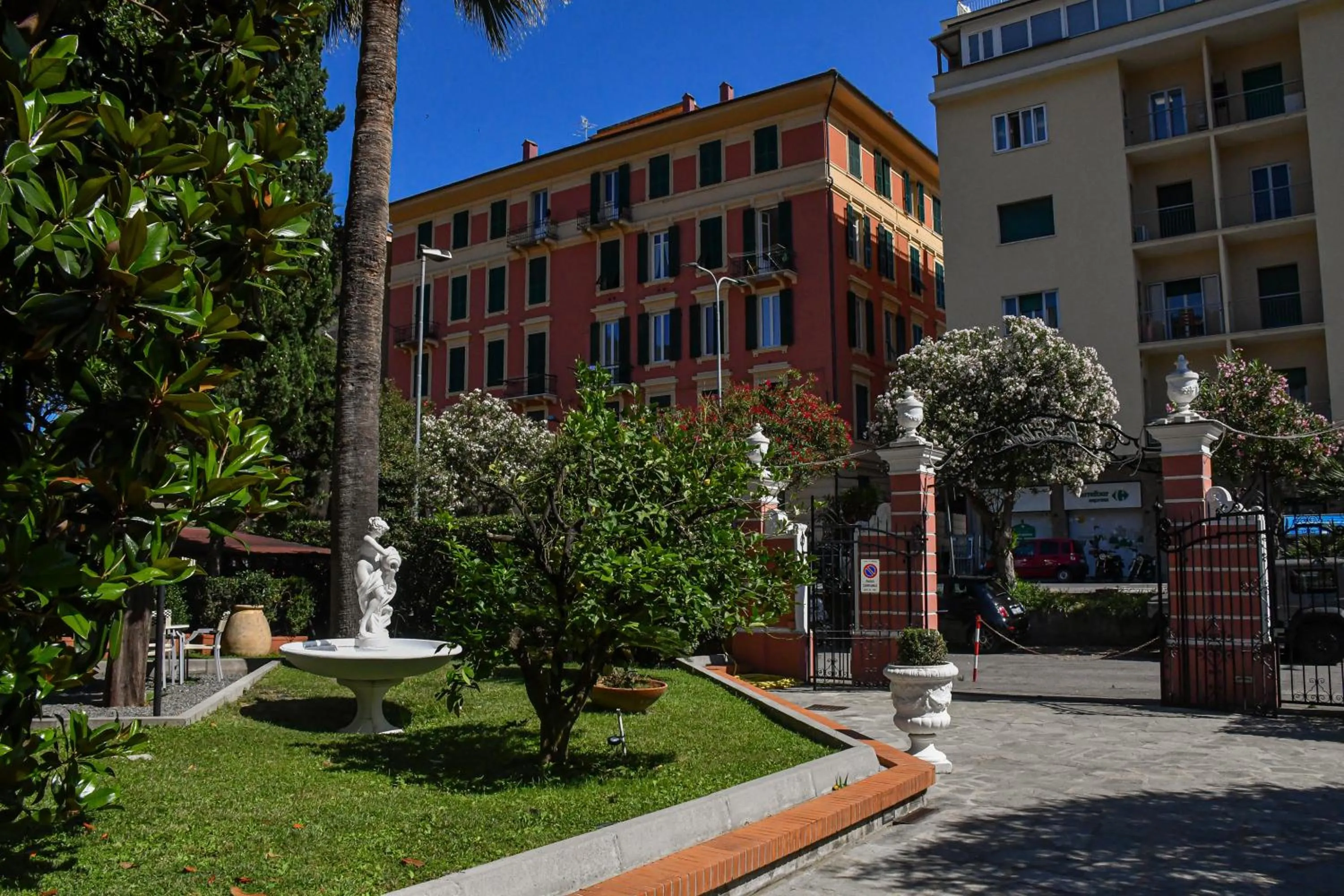 Garden in Hotel Le Palme