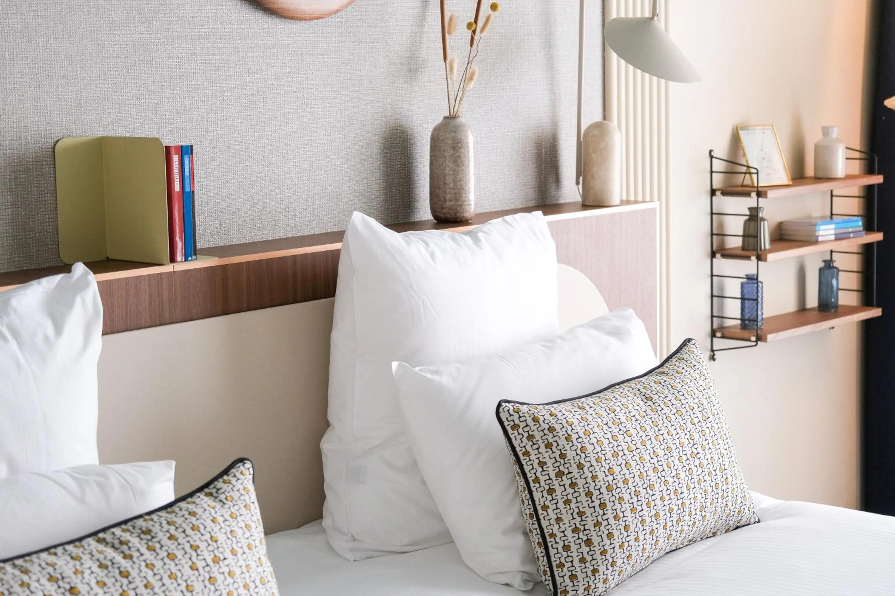 Bathroom, Bed in Thalazur Royan - Hôtel & Spa