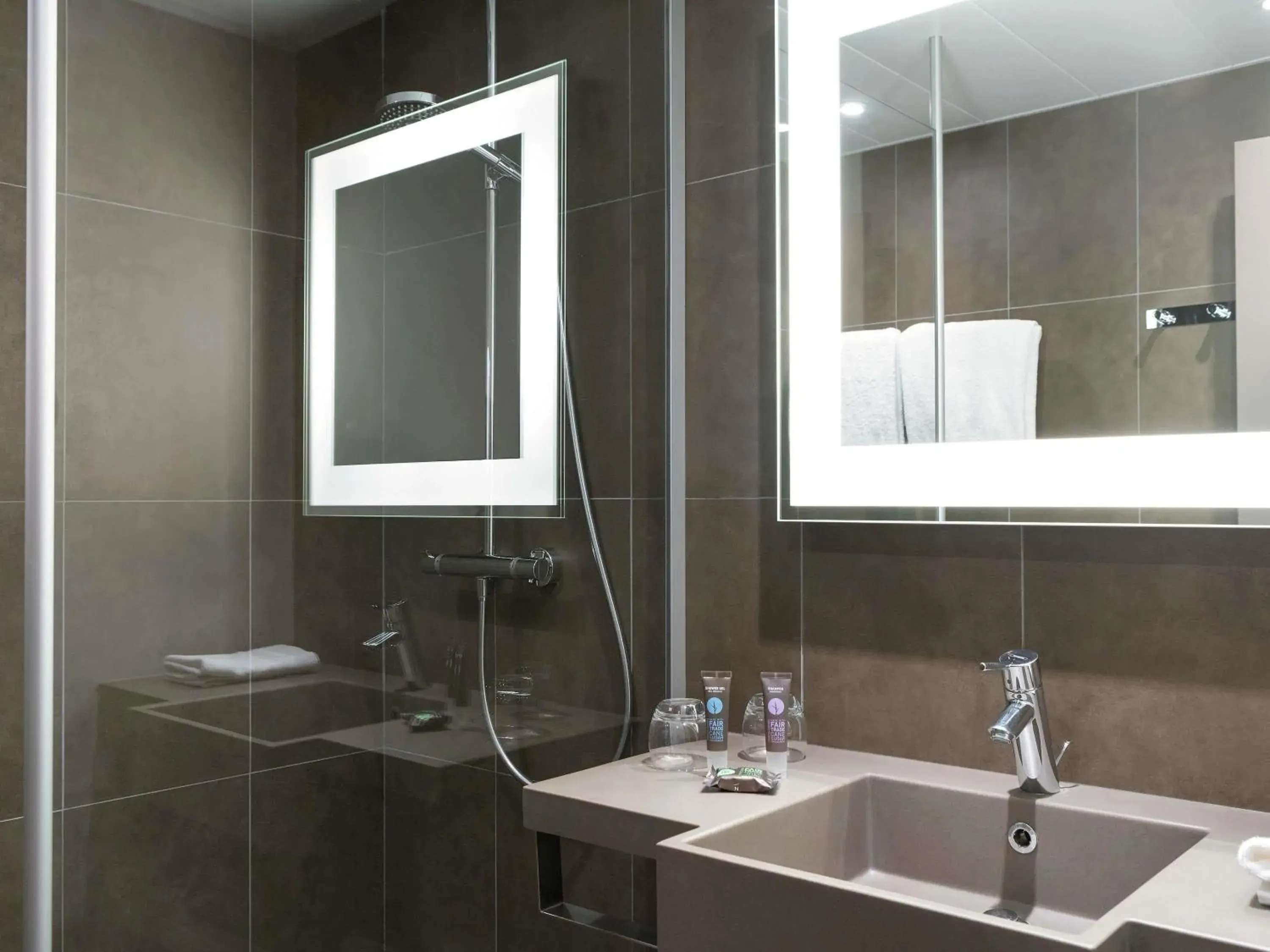 Superior Queen Room - Mobility Accessible in Novotel Château de Versailles Superior Queen Room - Mobility Accessible in Novotel Château de Versailles