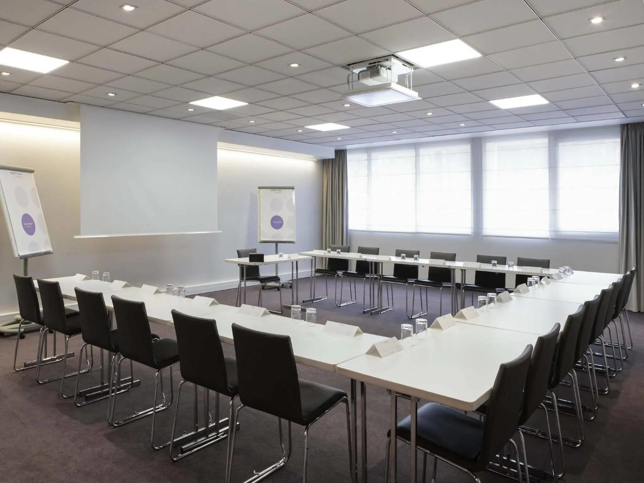 Meeting/conference room in Novotel Château de Versailles