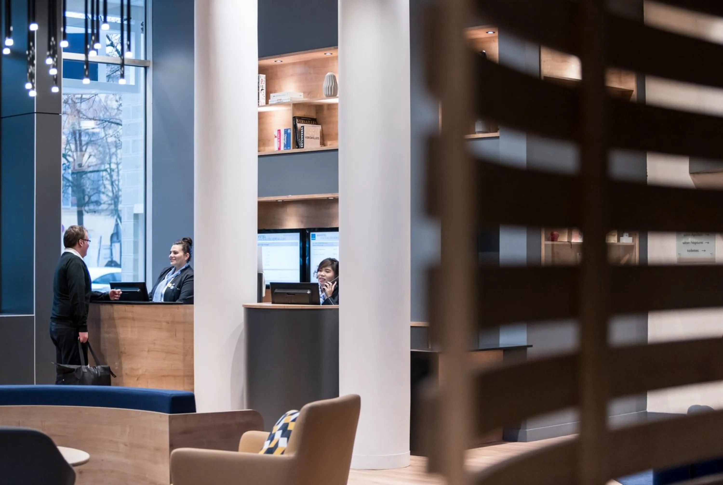 Lobby or reception in Novotel Château de Versailles