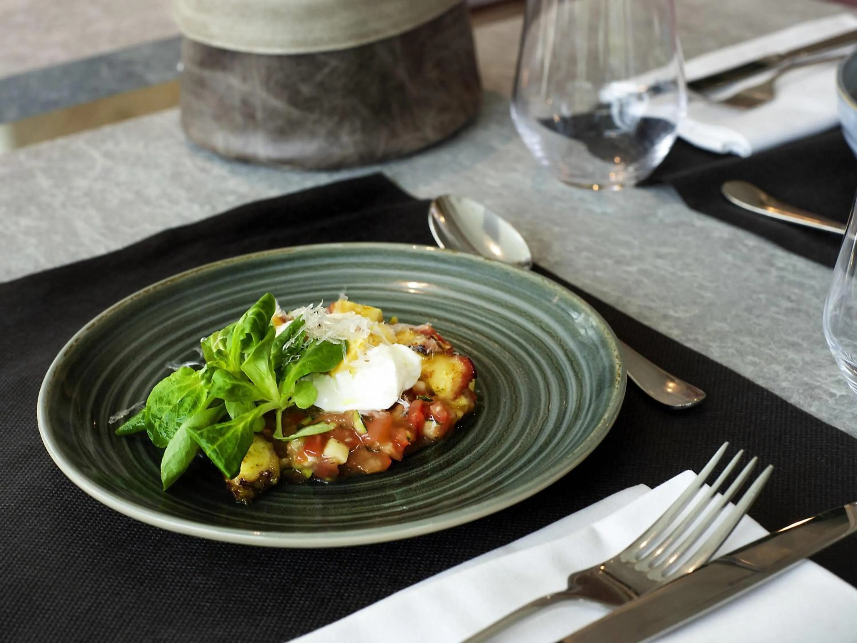 Restaurant/places to eat in Novotel Clermont-Ferrand