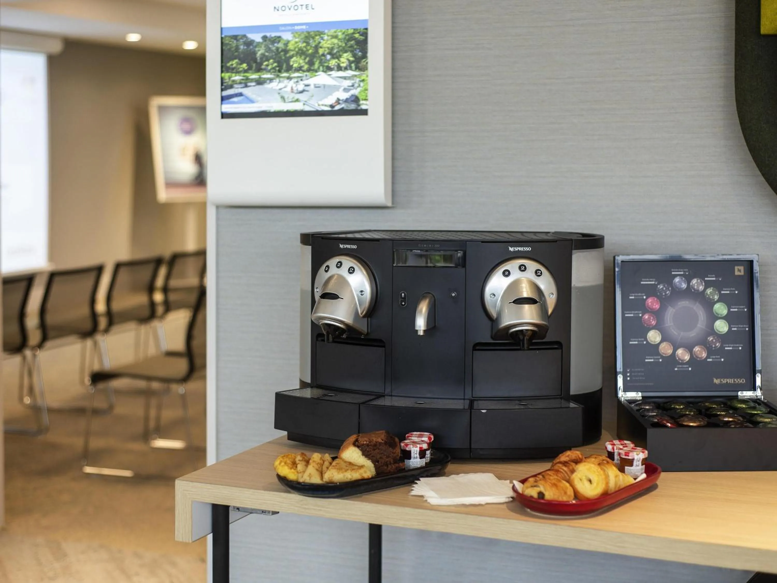 Meeting/conference room in Novotel Clermont-Ferrand