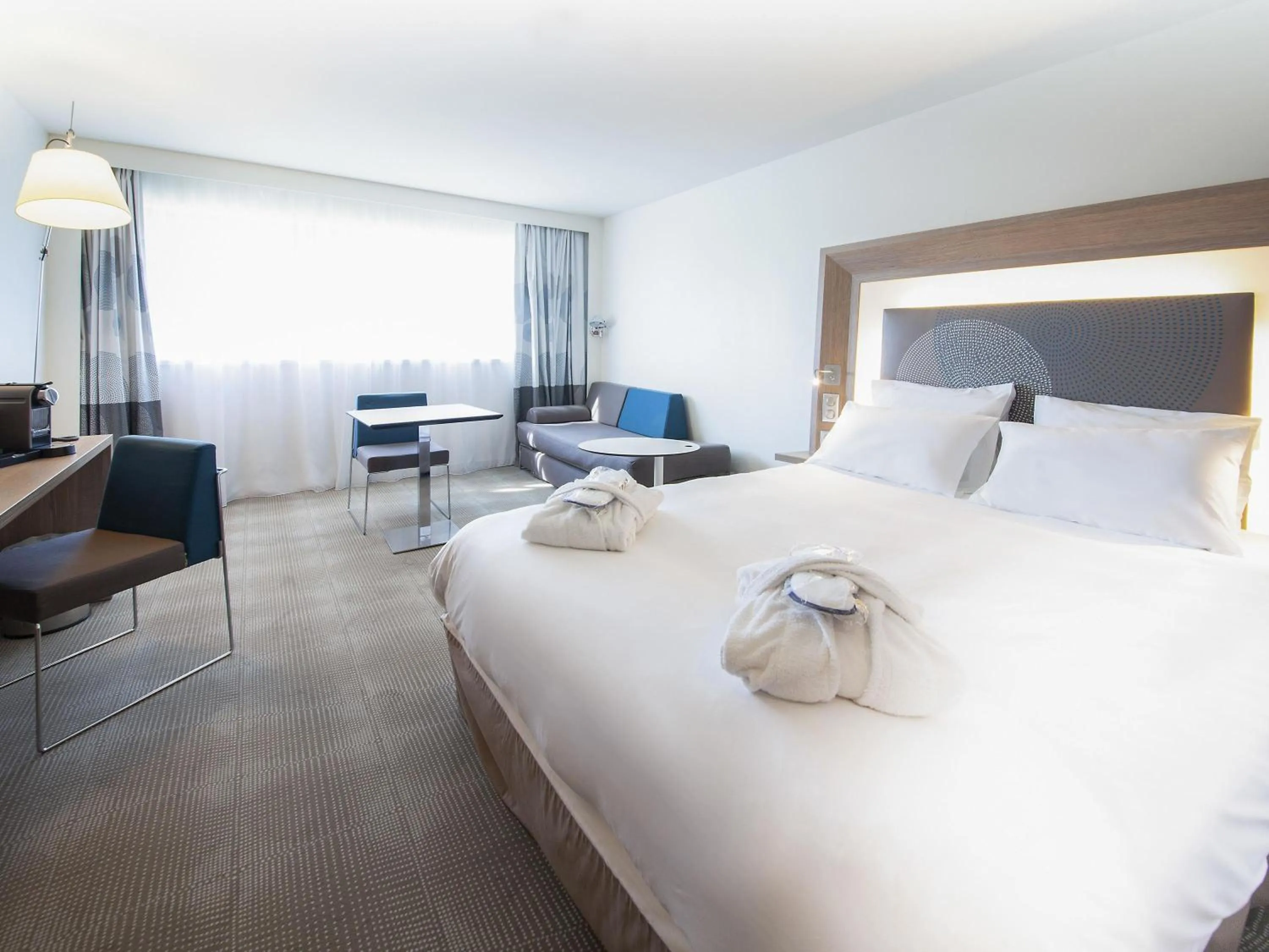 Bedroom, Bed in Novotel Clermont-Ferrand