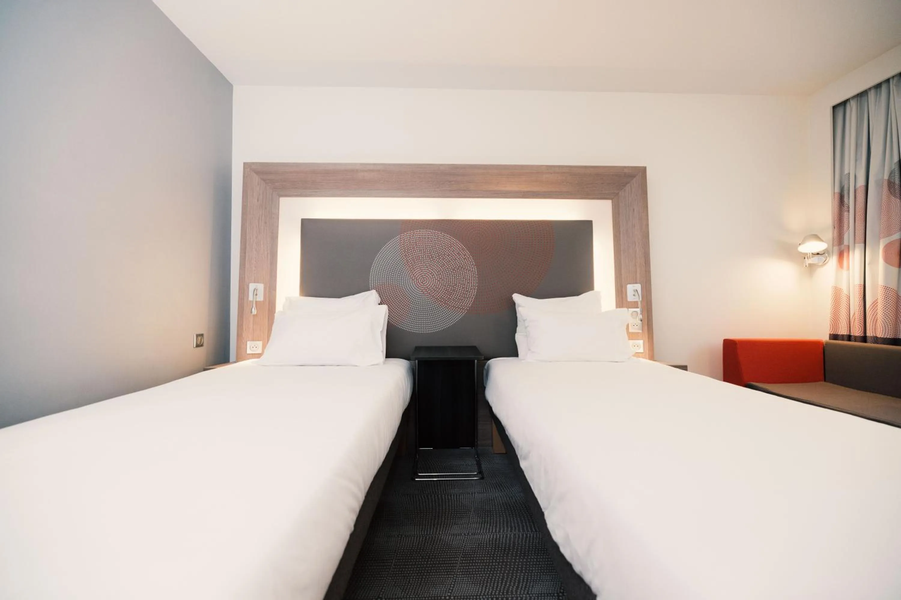 Bedroom, Bed in Novotel Clermont-Ferrand