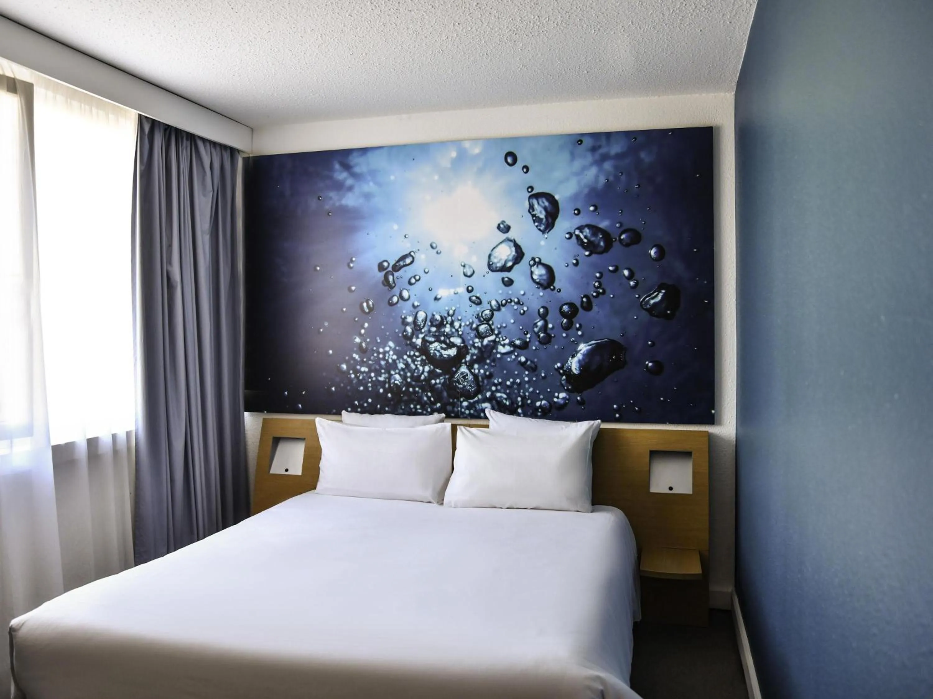 Bedroom, Bed in Novotel Paris Créteil Le Lac