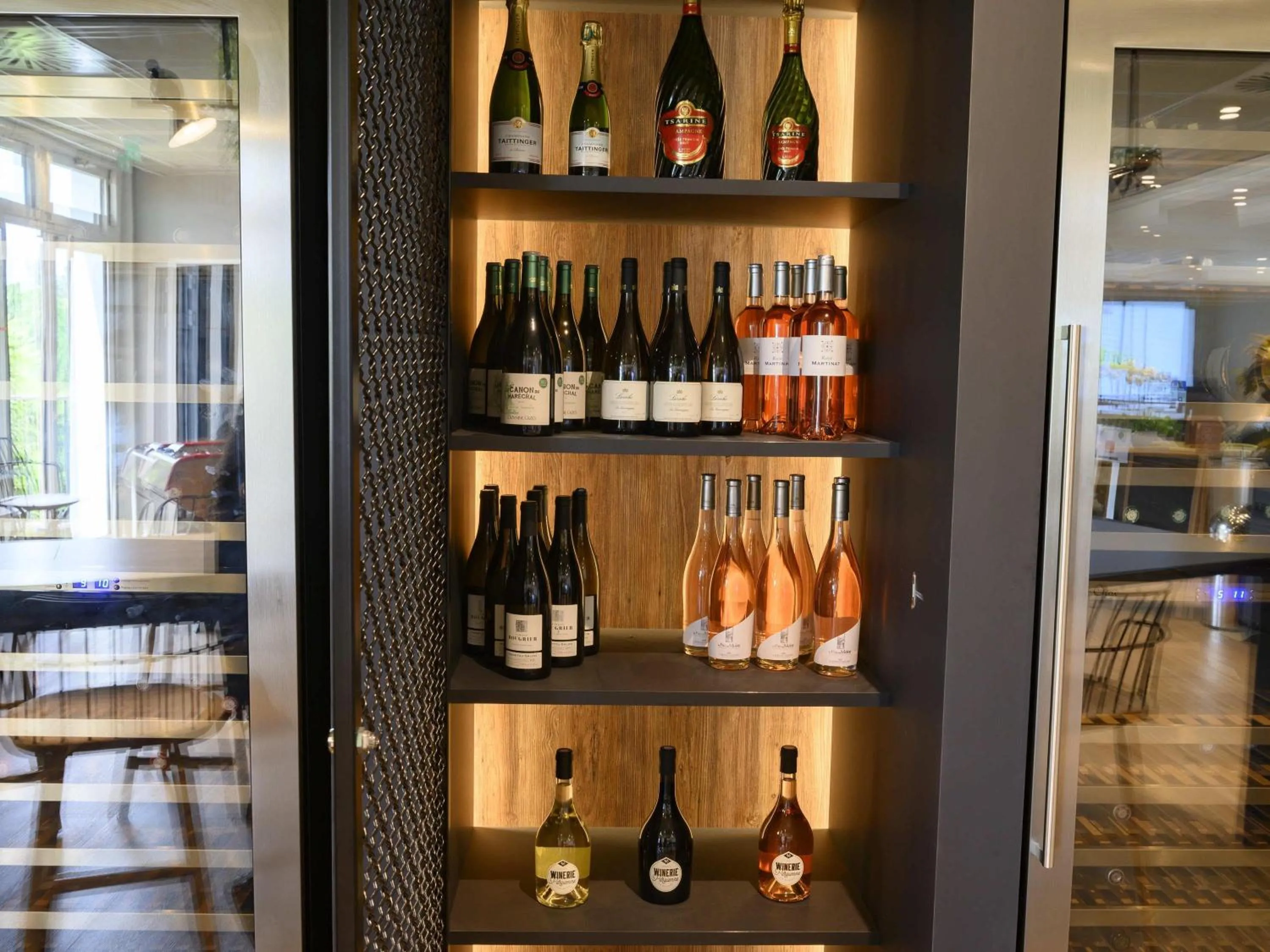 Restaurant/places to eat in Novotel Paris Créteil Le Lac