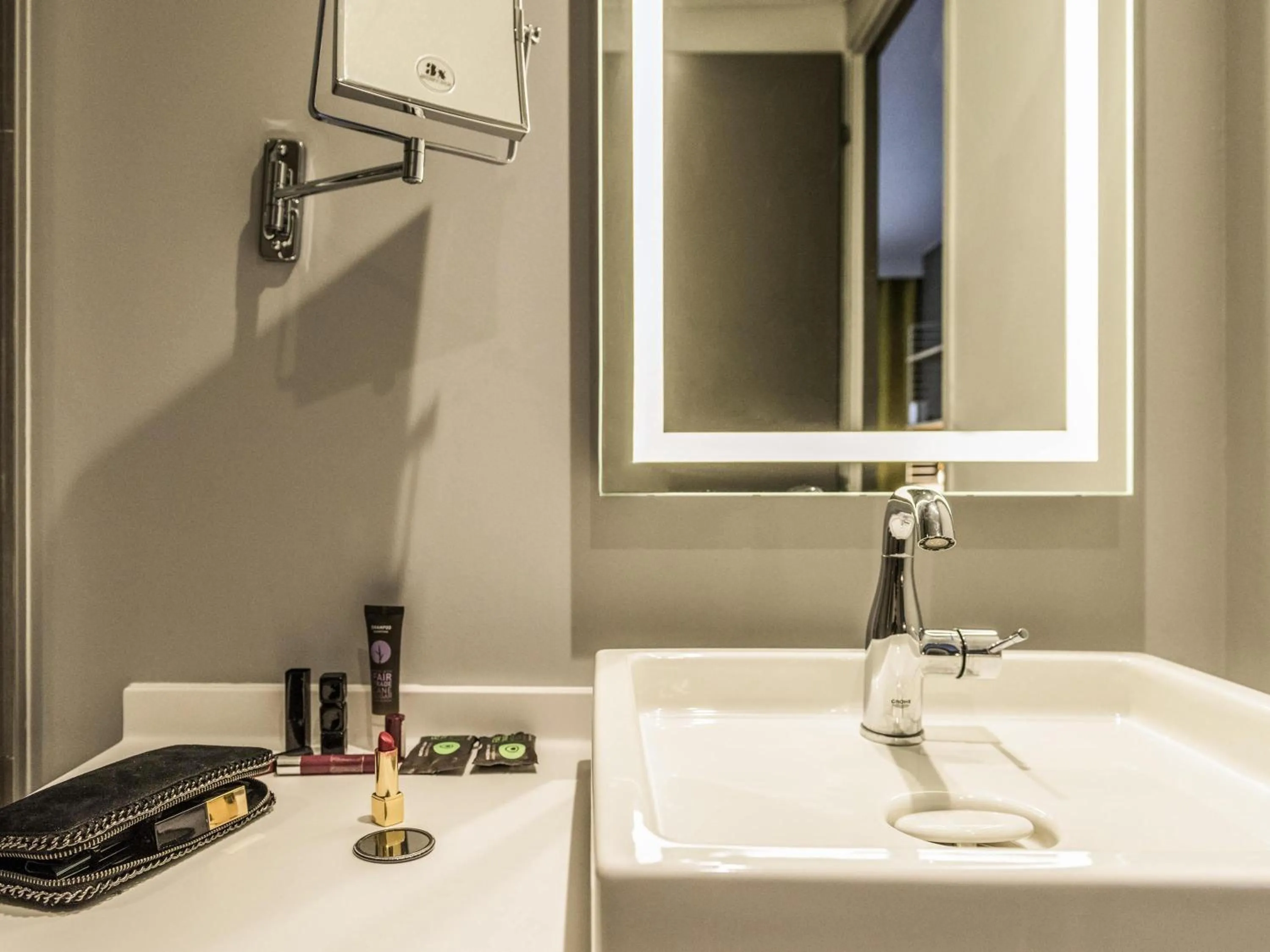 Bedroom in Novotel Paris Créteil Le Lac