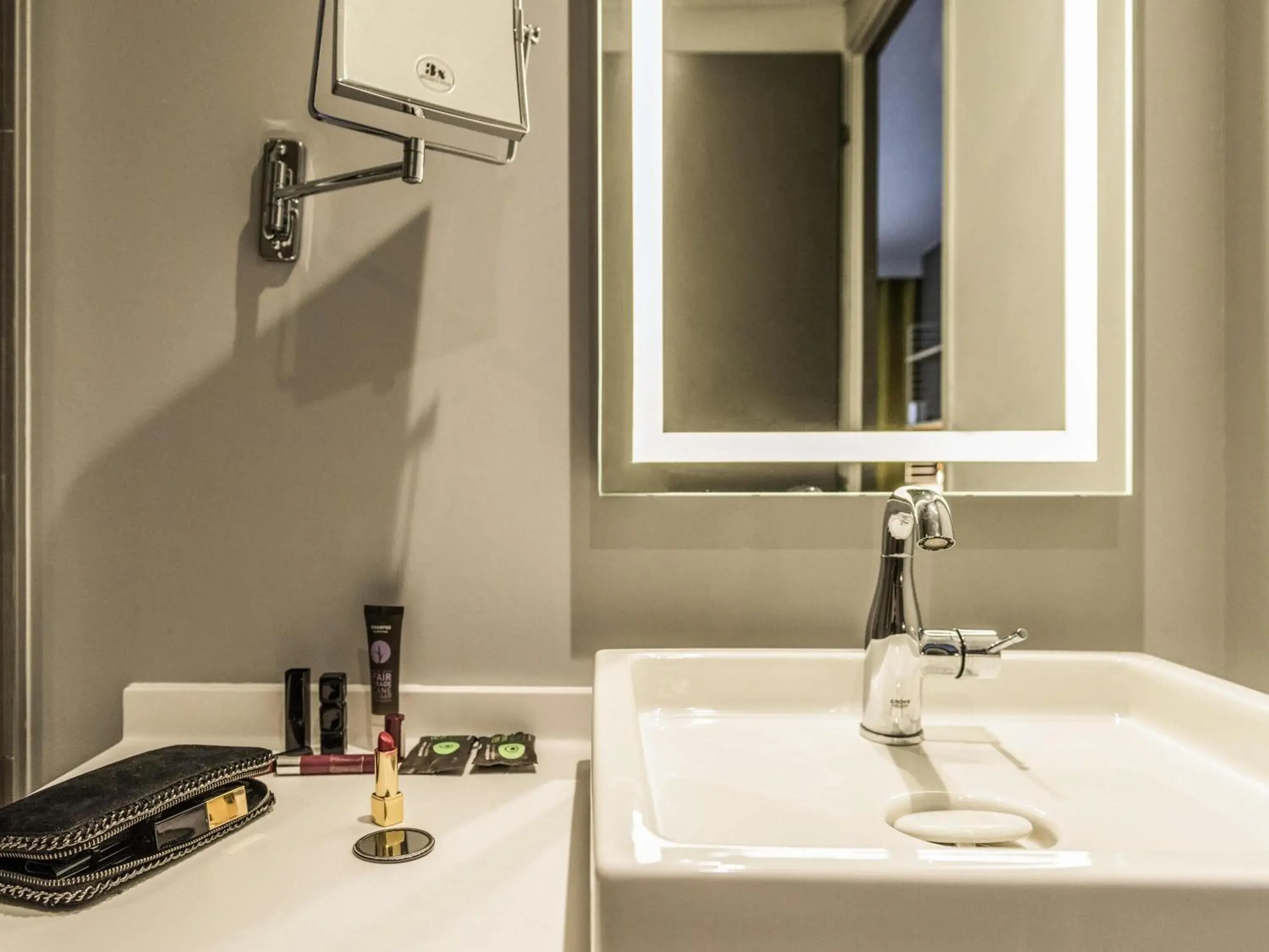 Classing Triple Room in Novotel Paris Créteil Le Lac Classing Triple Room in Novotel Paris Créteil Le Lac